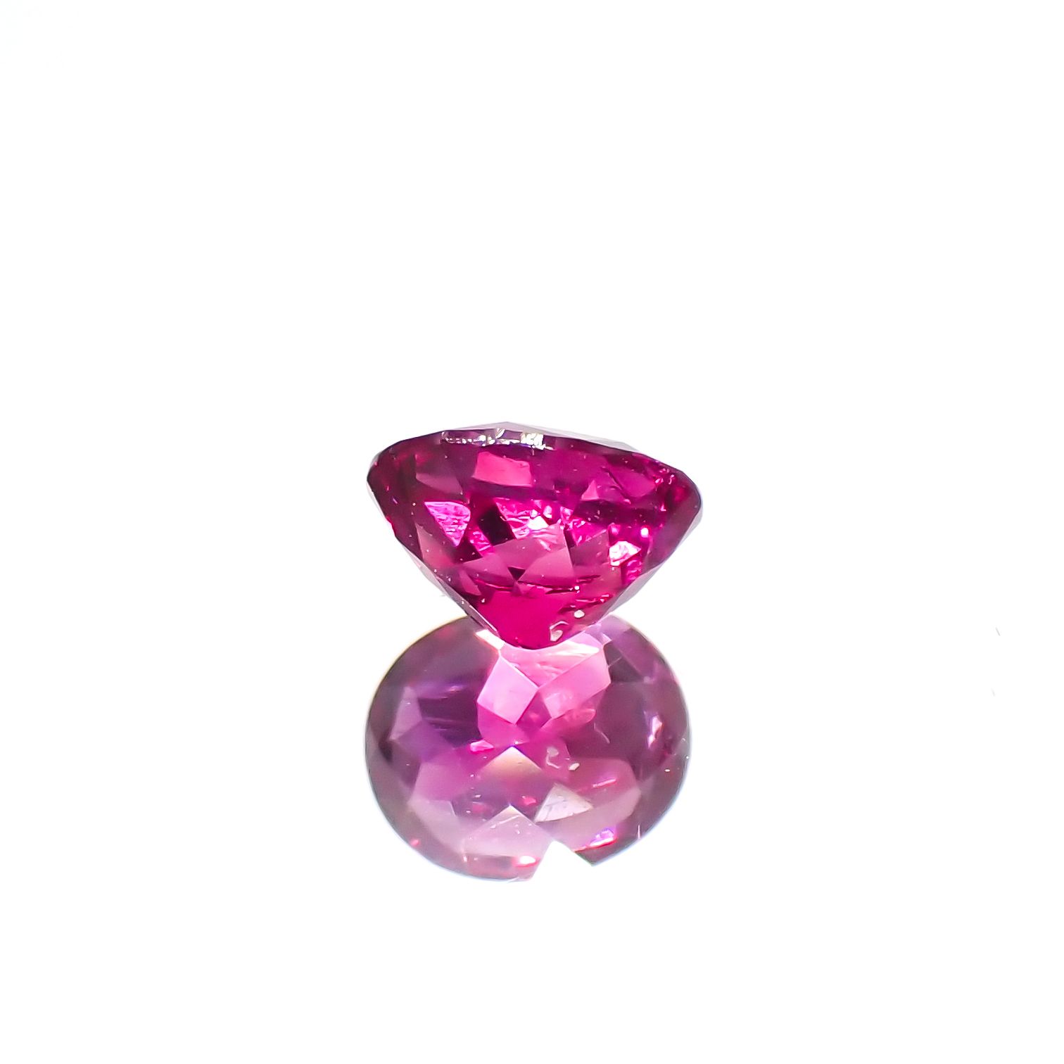 ルビー 非加熱(宝石名ルビー)モゴック産 0.390ct 鑑付(GIT)[231224458]4.57x3.8mm前後