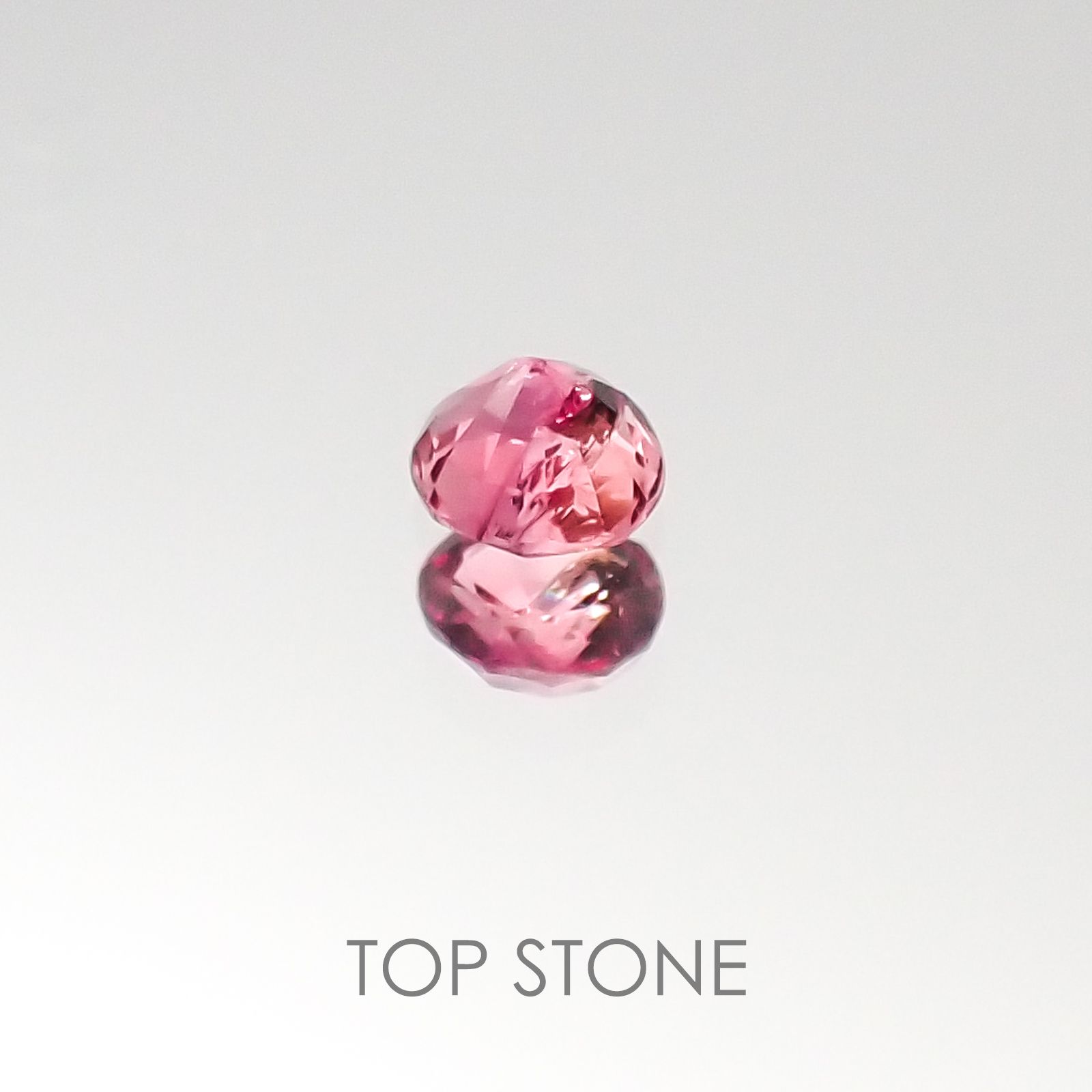 レッドベリル(宝石名レッド・ベリル) アメリカ・ユタ州産 0.085ct ソ付(彩珠)[20085221]2.9×2.7mm前後