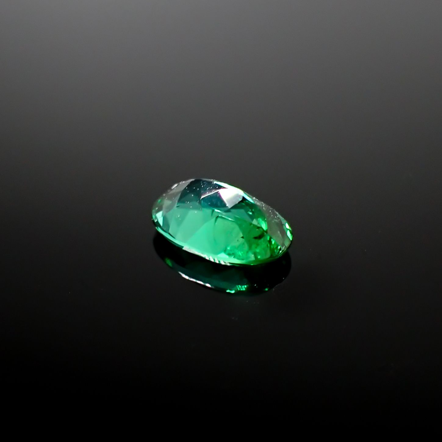 パライバトルマリン(宝石名トルマリン/別名パライバ・トルマリン)ブラジル・キントス鉱山産 0.438ct ソ付(宝貴協)[240928716]5.97x3.97mm前後