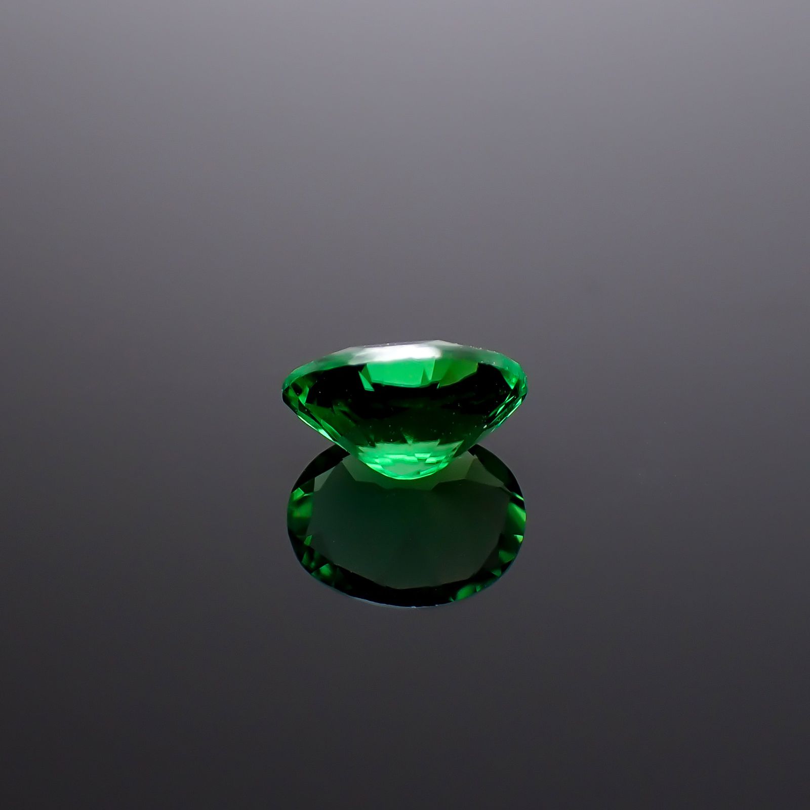 クロムトルマリン(宝石名クロム・トルマリン)タンザニア産 ソ付(彩珠) 1.433ct / 8.5x6.5mm前後 [260932607]