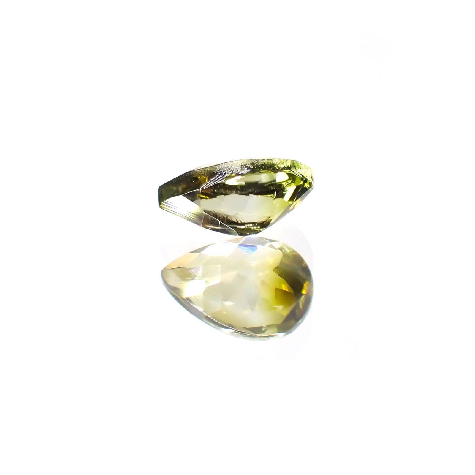バイカラートルマリン(宝石名バイカラー・トルマリン) ブラジル/アフリカ産 0.56ct 識別済[211013574]6.6×4.5mm前後