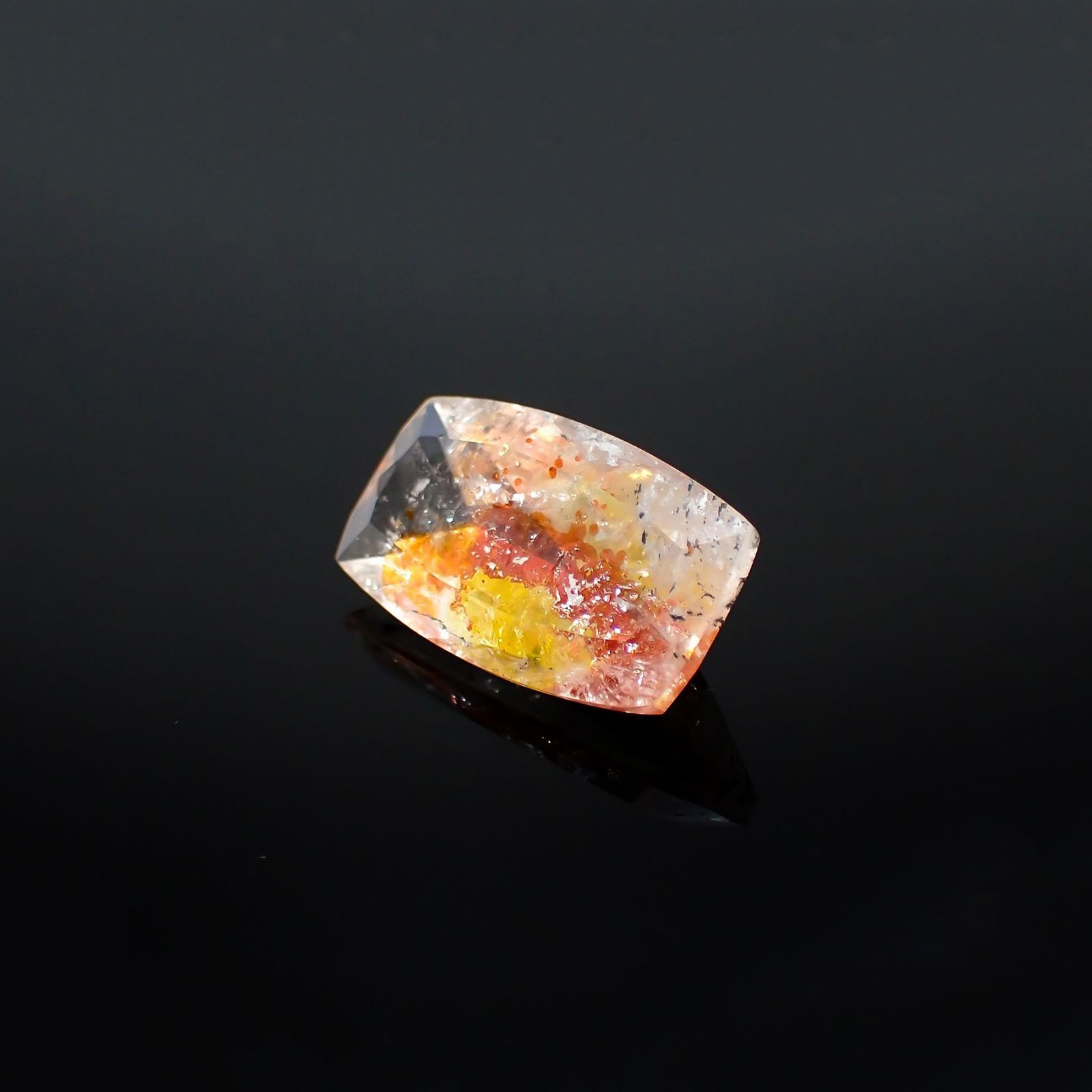 オーロラクォーツ ブラジル・ミナスジェライス産 14.35ct / 22.2x12.6mm前後 [220114363]