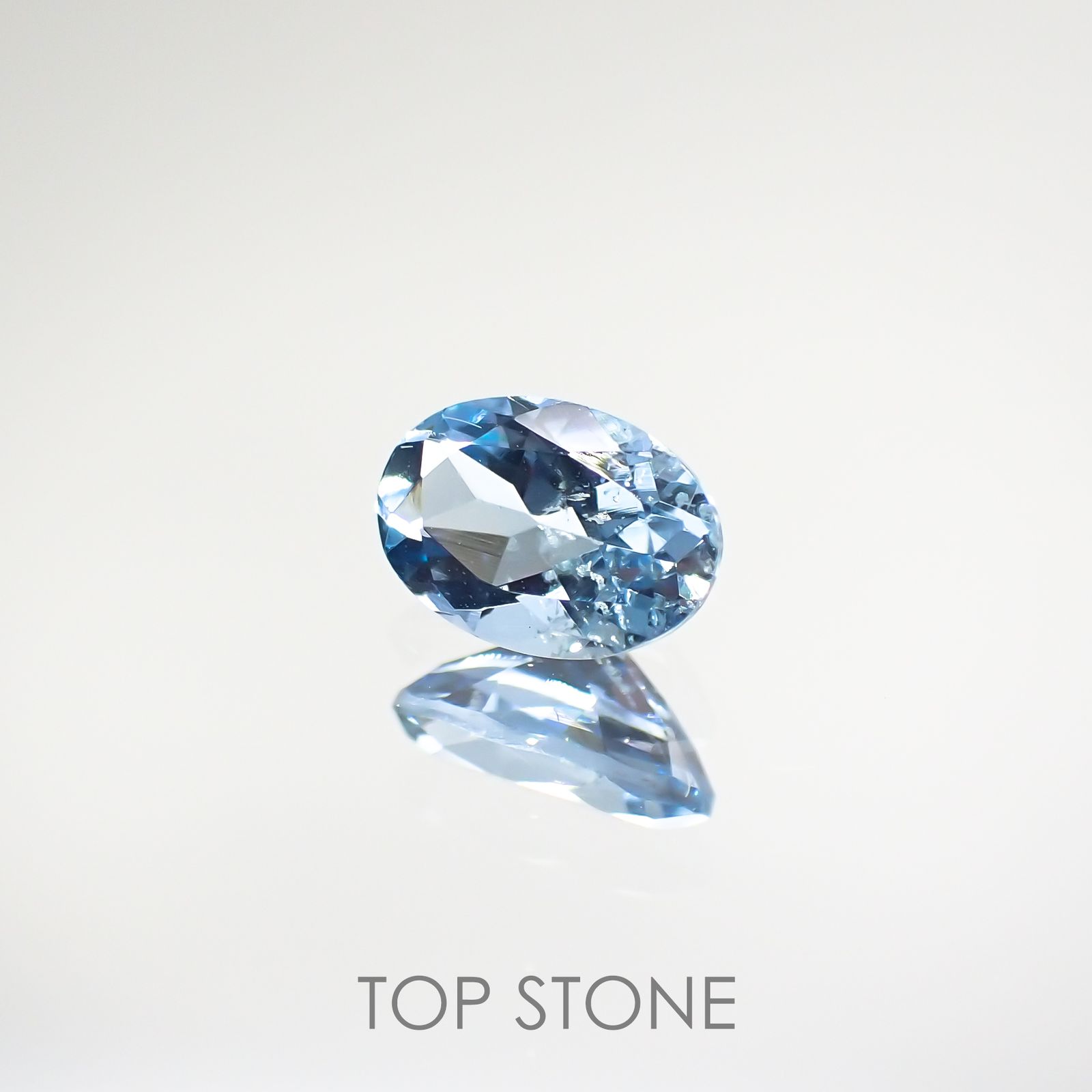サンタマリアアクアマリン(宝石名アクアマリン) ブラジル産 0.44ct 識別済[210812636]6.2×4.2mm前後