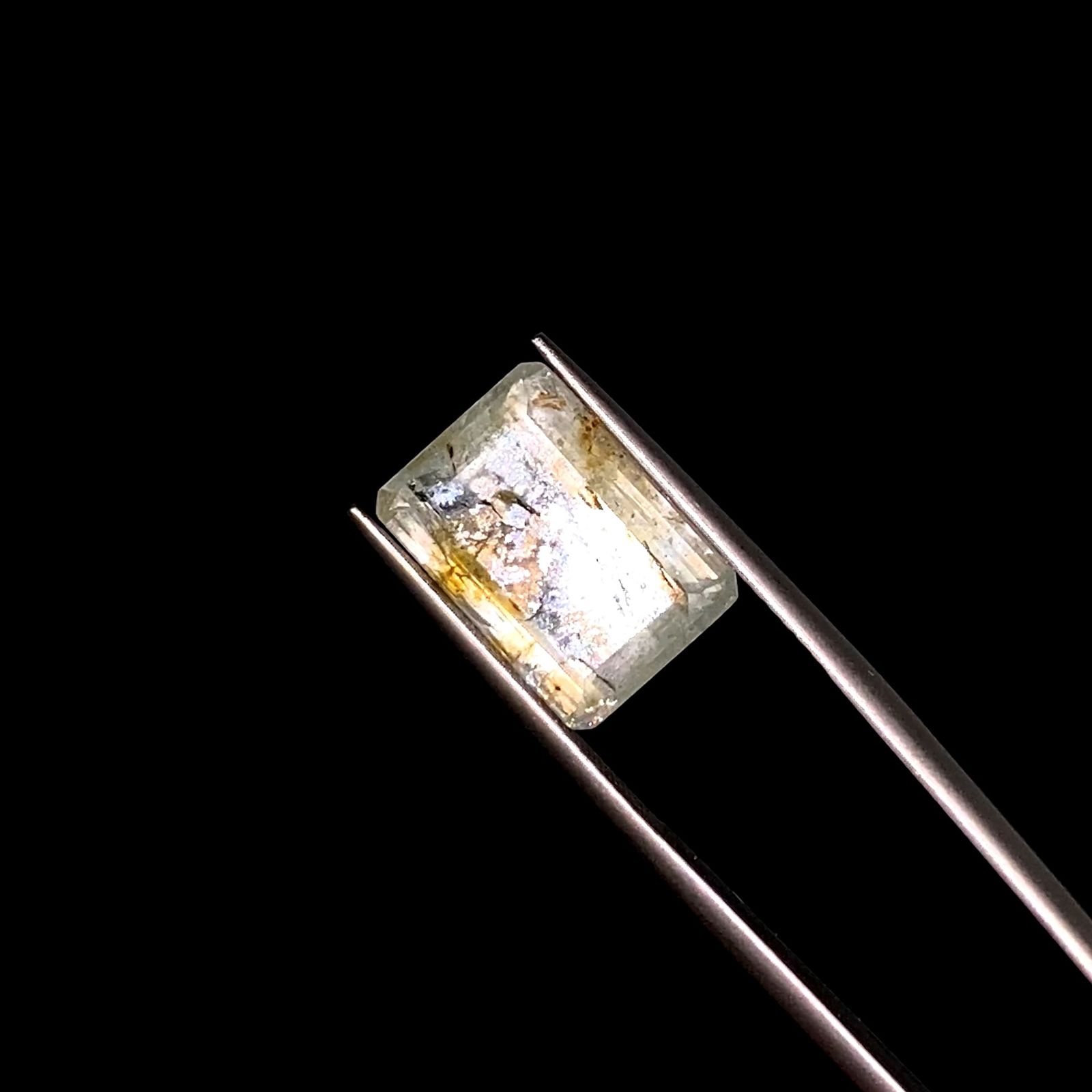 オーロラアクアマリン ブラジル産 6.39ct / 13.9x9.9mm前後 [220114409