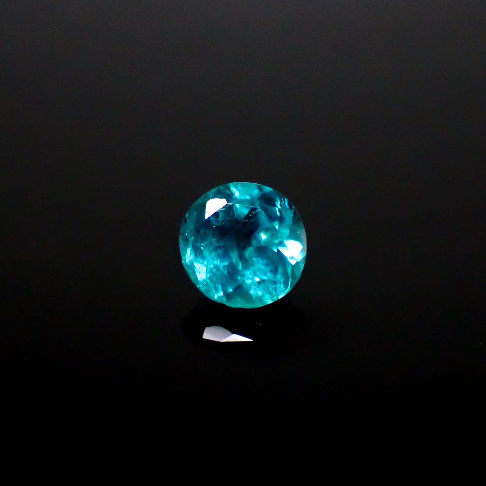 グランディディエライト マダガスカル産 0.18ct [241229524]3.6x3.5mm前後