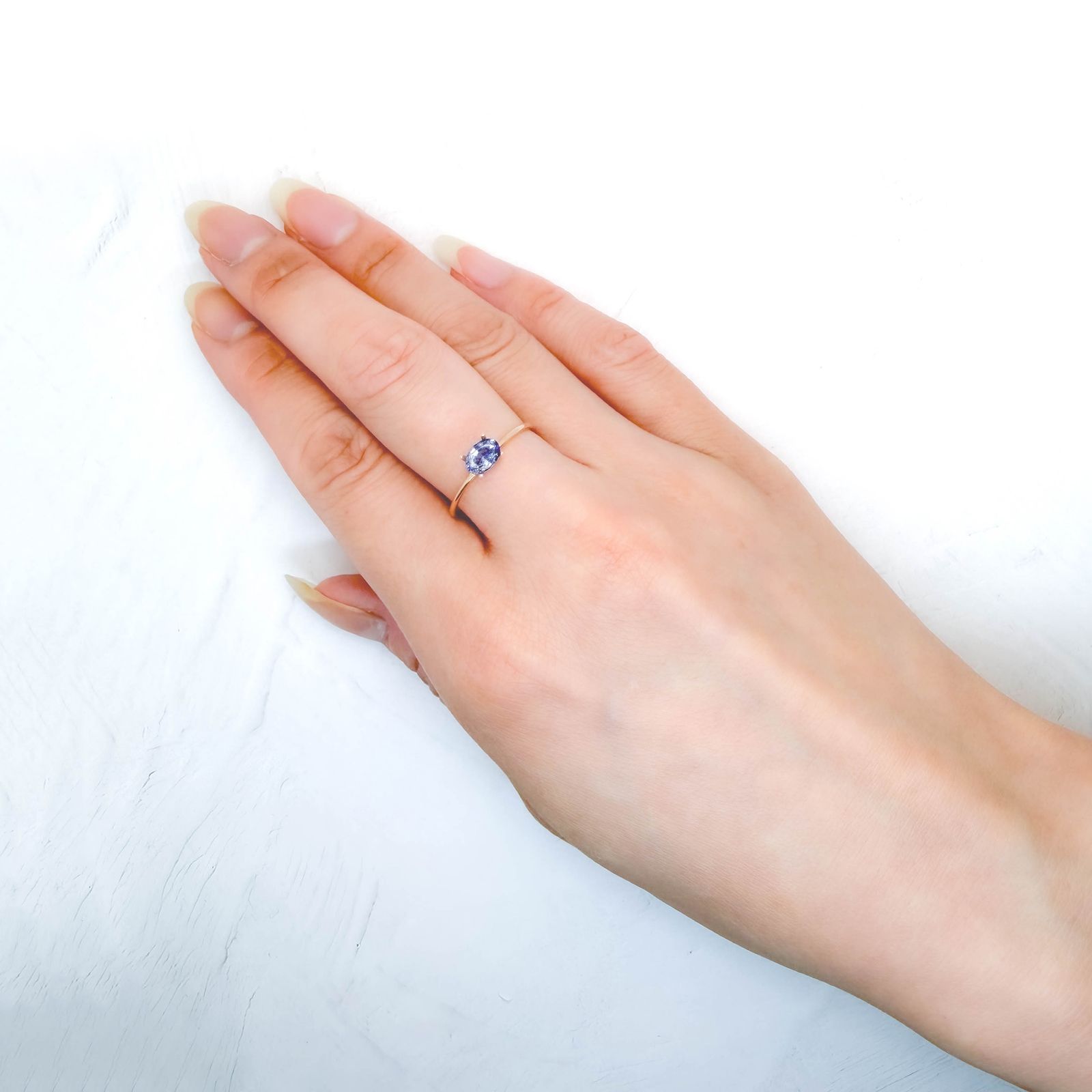 アイスブルーサファイア スリランカ/マダガスカル産 0.61ct / 5.9x4.1mm前後 [260732590]