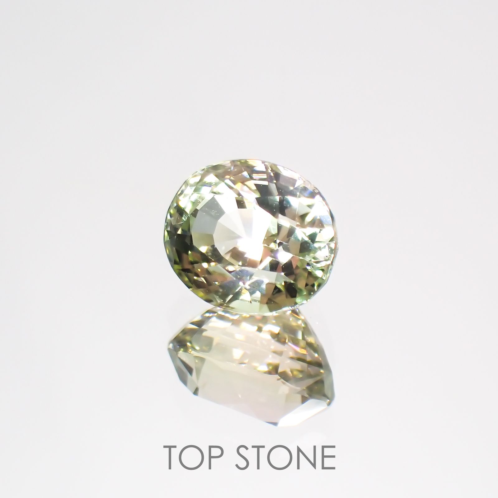 グリーンフロストルマリン(宝石名トルマリン) ルワンダ産 1.556ct ソ付(彩珠)[211013638]7.4×6.2mm前後