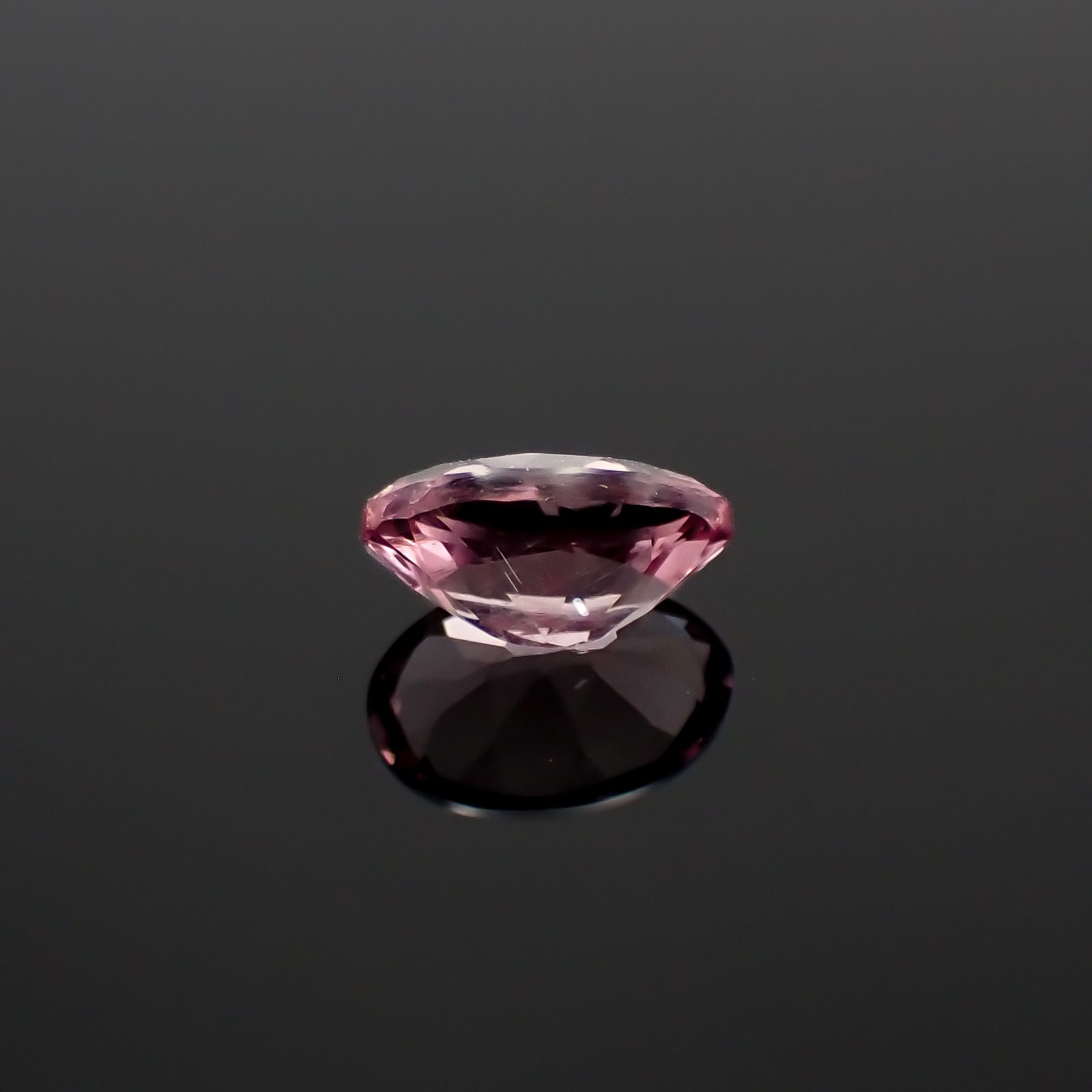 ドラゴンガーネット タンザニア産 0.59ct[230421452]5.9x4.1mm前後