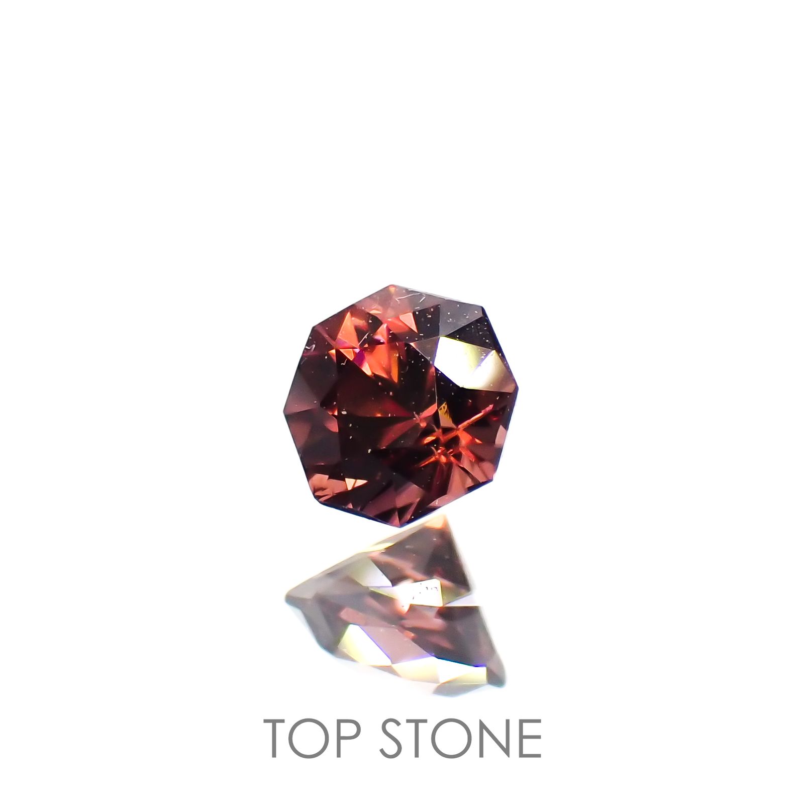 ◇オクタゴンカット◇レッドジルコン(宝石名ジルコン)スリランカ/カンボジア産 0.41ct 識別済[220114930]3.9x3.8mm前後