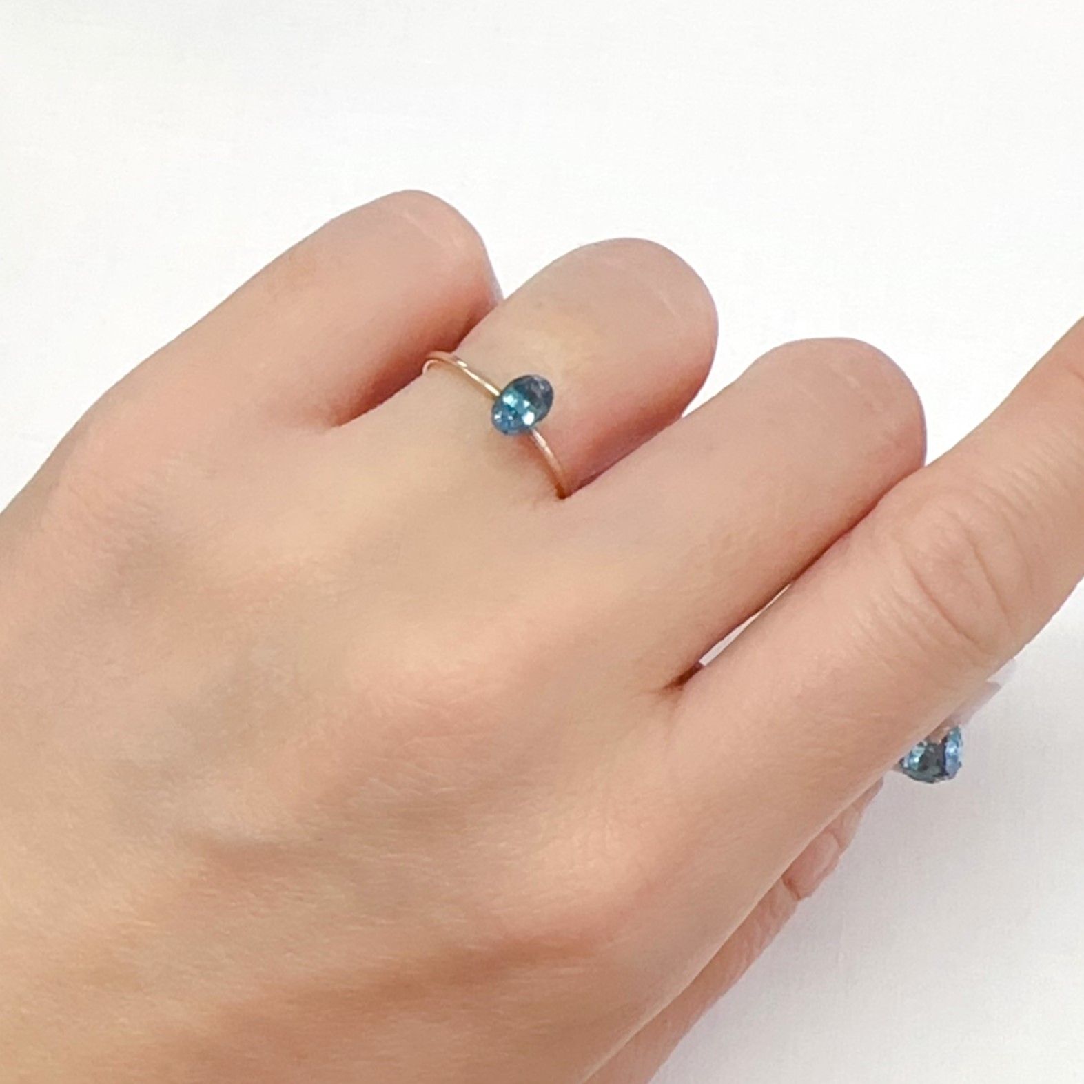 オーシャンブルーカイヤナイト(宝石名カイヤナイト)インド・オリッサ産 0.60ct 識別済[240326696]5.9x4mm前後