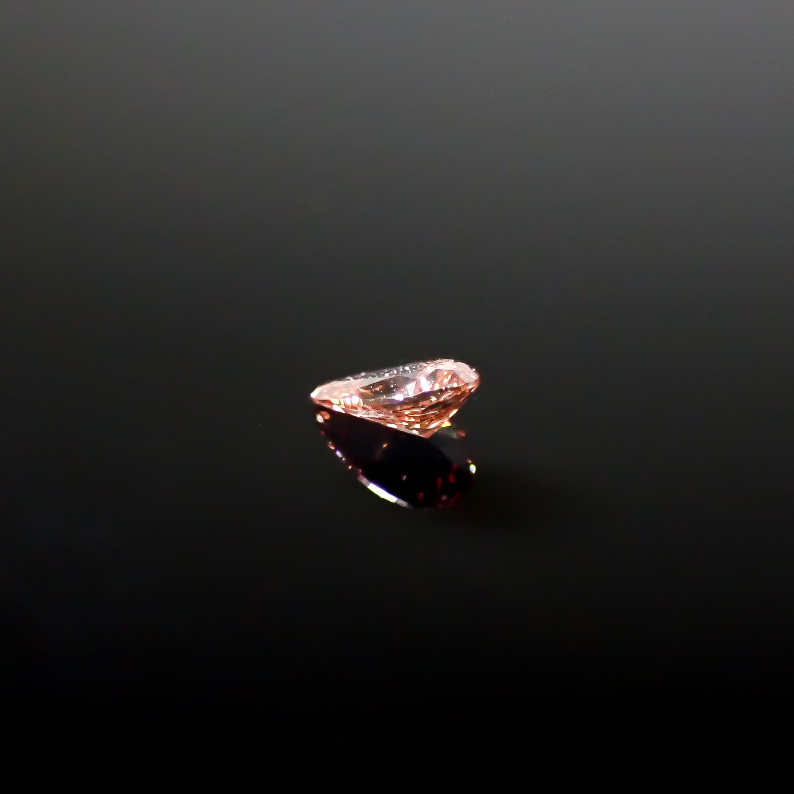 ピンクダイヤモンド(宝石名ダイアモンド SI-2/FANCY DEEP BROWNISH PINK) 0.058ct ソ付(AGT)[250129706]3.29x2.04mm前後
