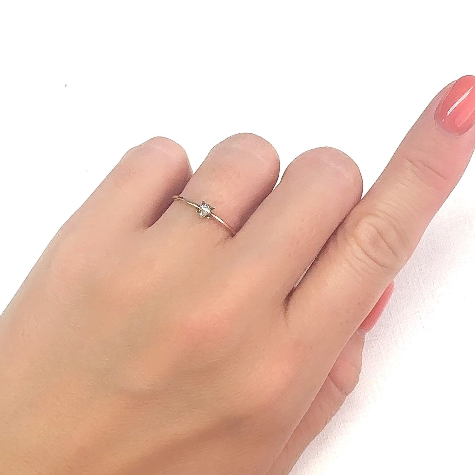 カメレオンダイヤモンド(グリーンダイヤモンド)(宝石名ダイアモンド SI-1/LIGHT GRAY GREEN ) 0.077ct ソ付(CGL)[240928973]3.68x2.31mm前後
