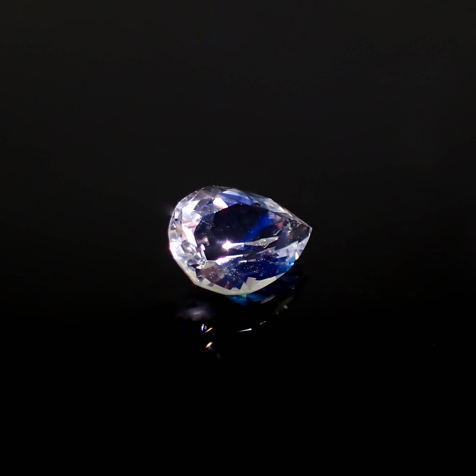 レインボームーンストーン ザンビア産 0.62ct[240326927]7x5.1mm前後