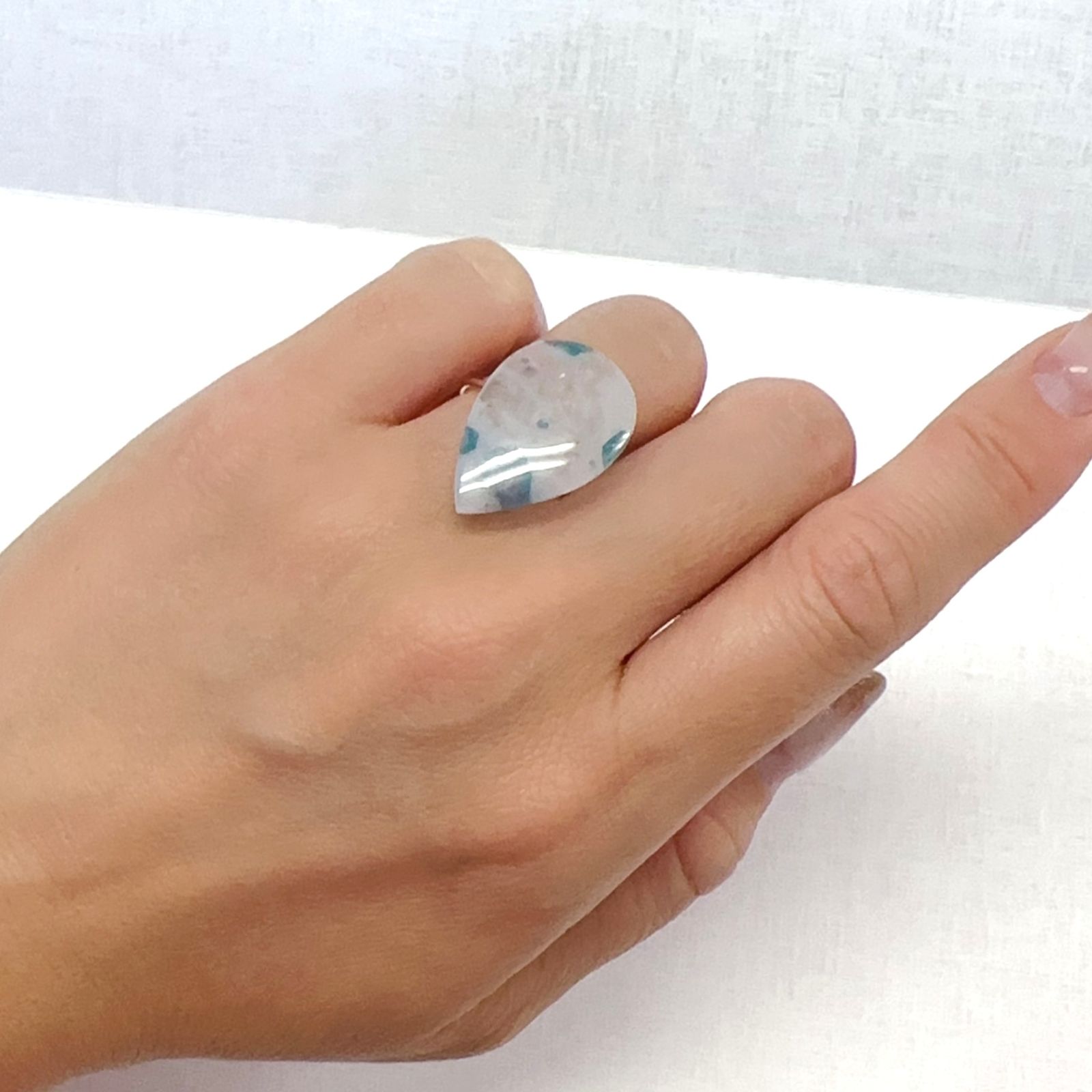 パライバトルマリンインクォーツ ブラジル産 9.58ct[231023821]23.4x15.8mm前後