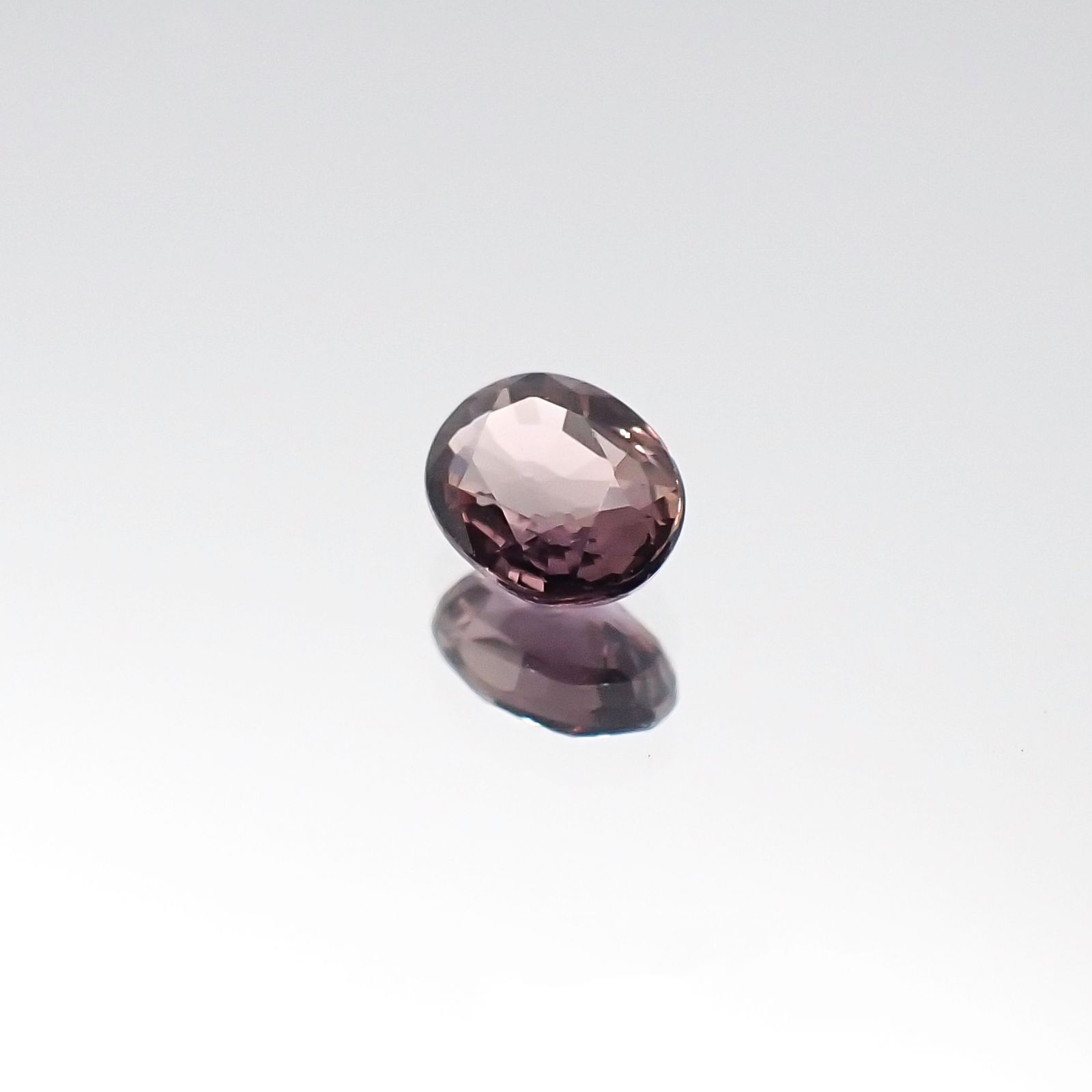 カラーチェンジサファイア 非加熱(宝石名サファイア)タンザニア産 0.34ct 識別済[231023985]4.6x3.5mm前後