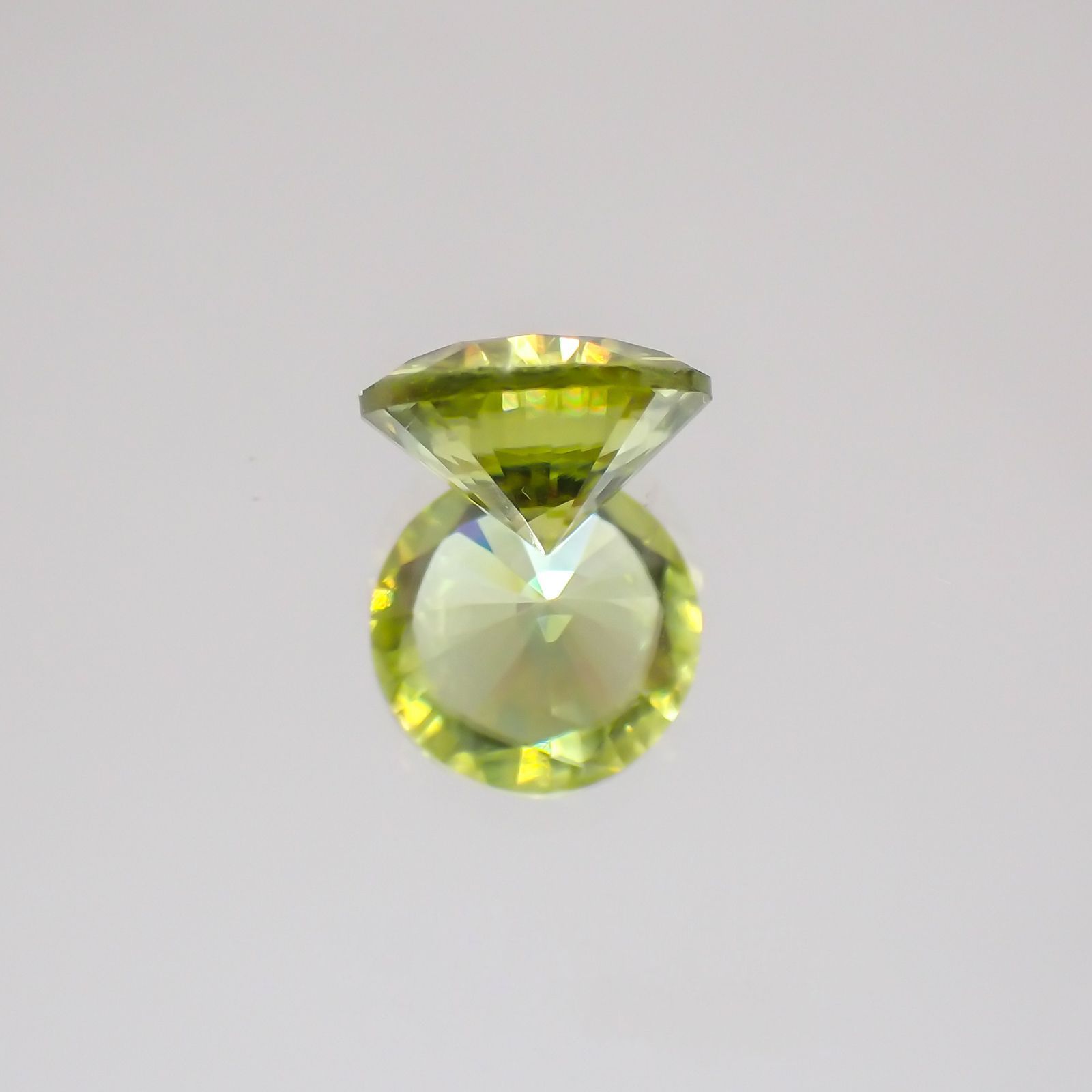 スフェーン(宝石名スフェーン)マダガスカル産 1.118ct ソ付(彩珠)[231224434]6.7x6.7mm前後