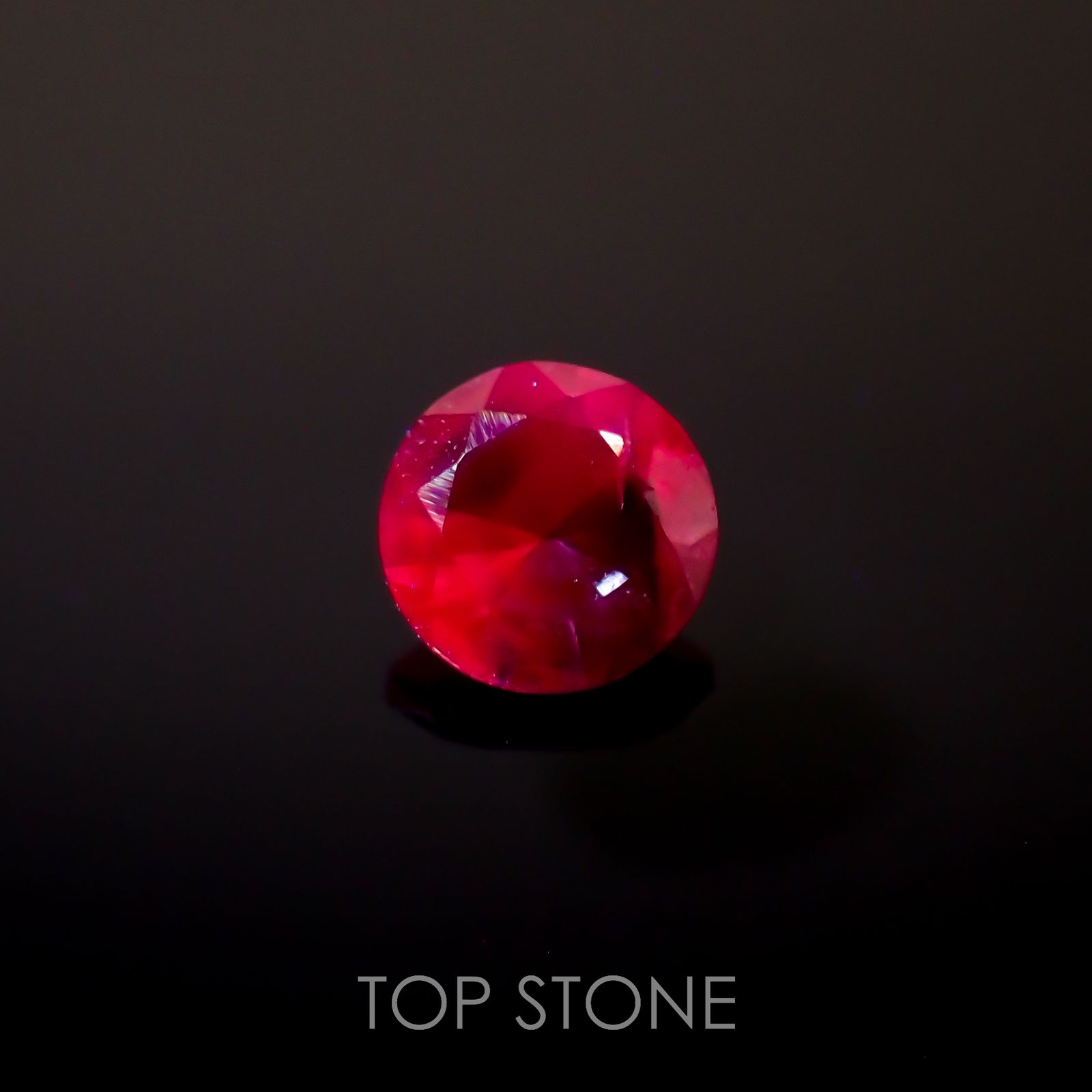 ウィンザーサファイア タンザニア・ウィンザー産 0.18ct[221219266]3.3x3.3mm前後