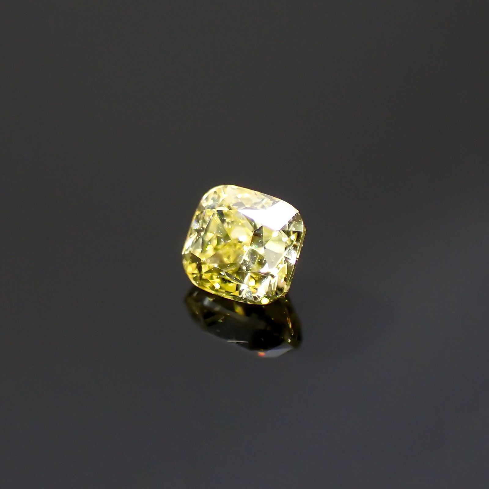 イエローダイヤモンド SI-VS(宝石名ダイアモンド) 0.13ct 識別済[220616394]2.8x2.6mm前後