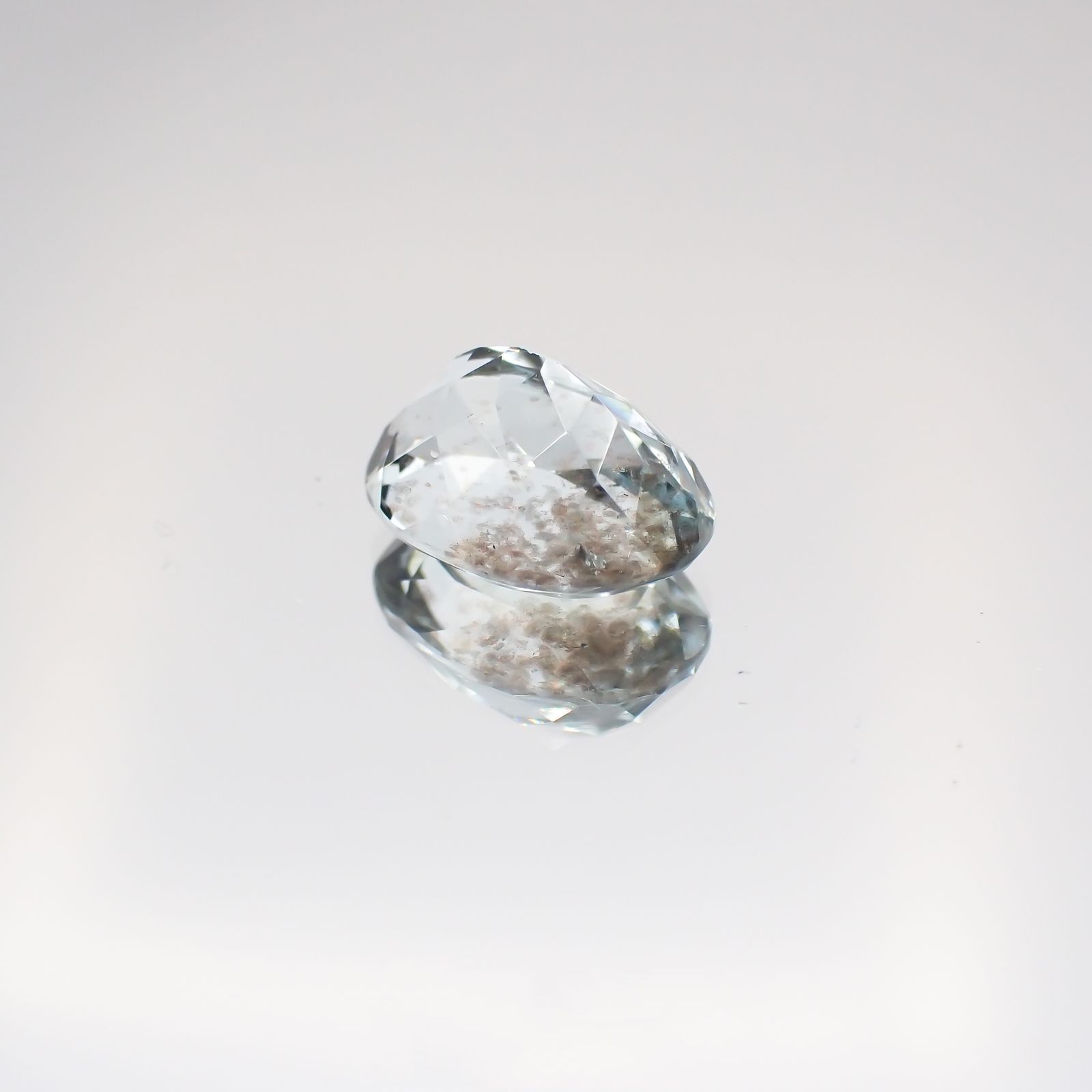 アベンチュリンアクアマリン(宝石名アクアマリン) ナイジェリア産 3.06ct 識別済[210712967]10.8×8.1mm前後