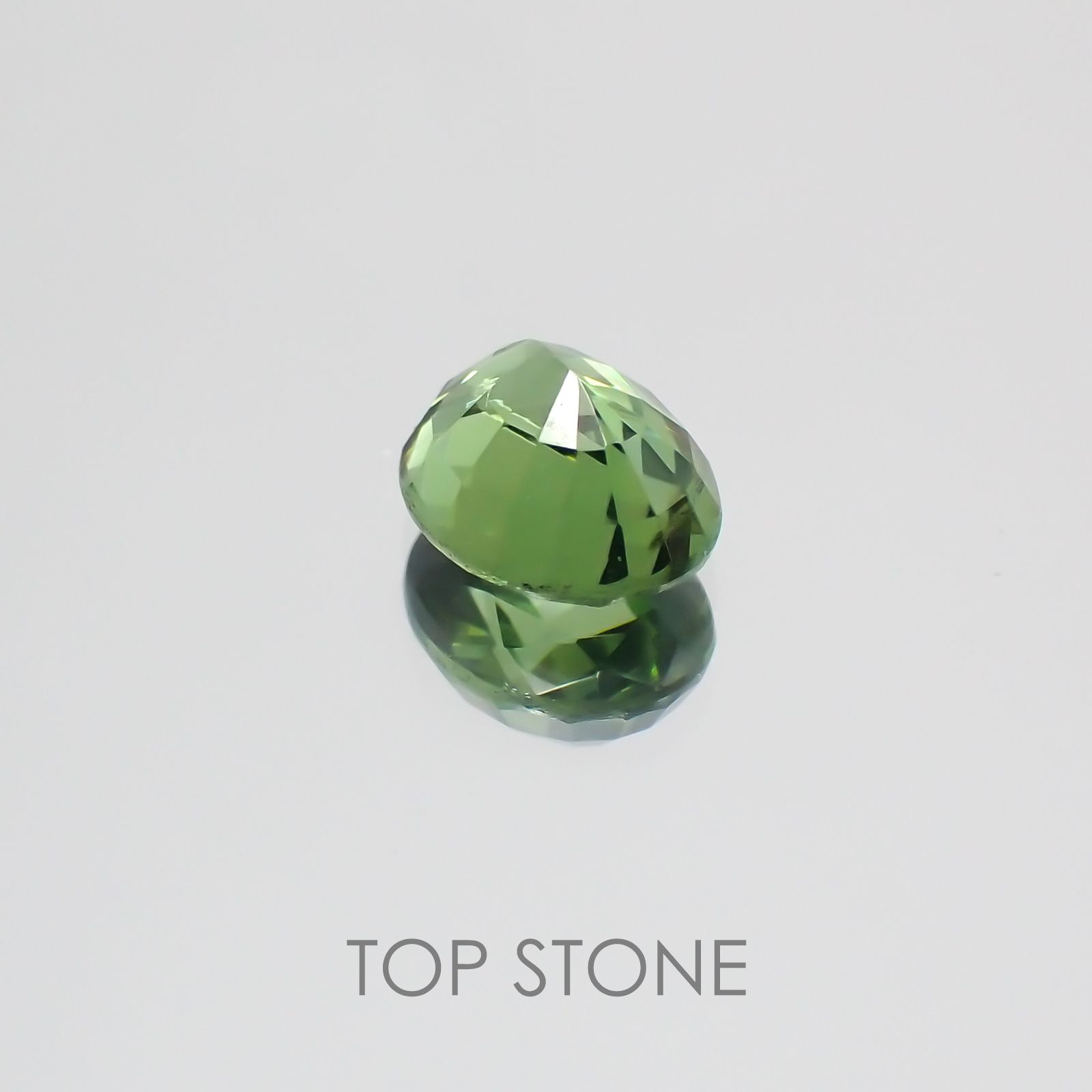 グリーンジルコン スリランカ・カンボジア産 ルース 1.21ct[21038611]6.8×5.5mm前後