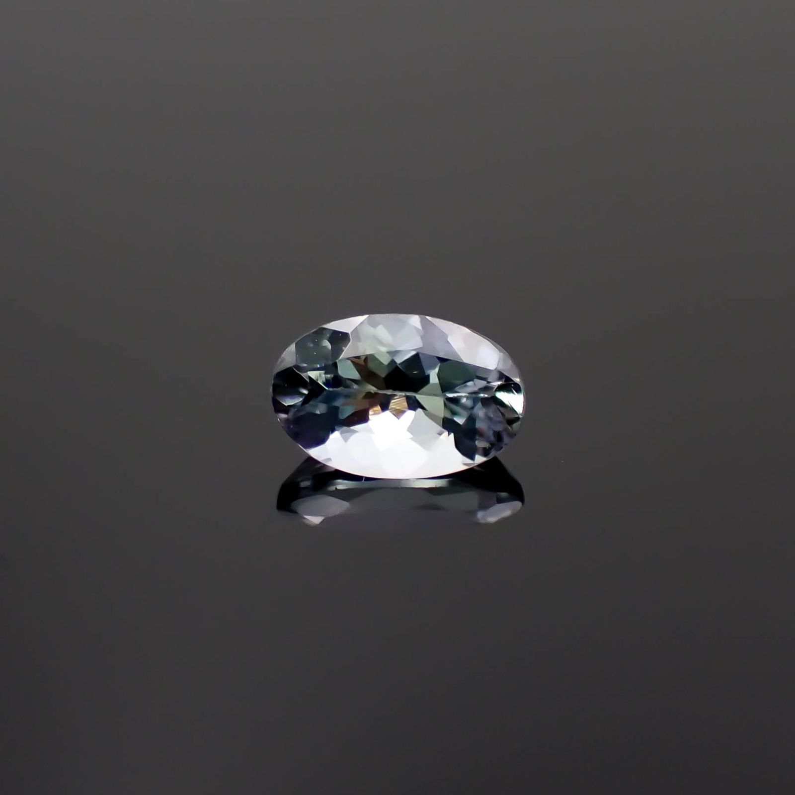 バイカラータンザナイト(宝石名ゾイサイト)タンザニア産 0.47ct 識別済[230421800]6.1x3.9mm前後