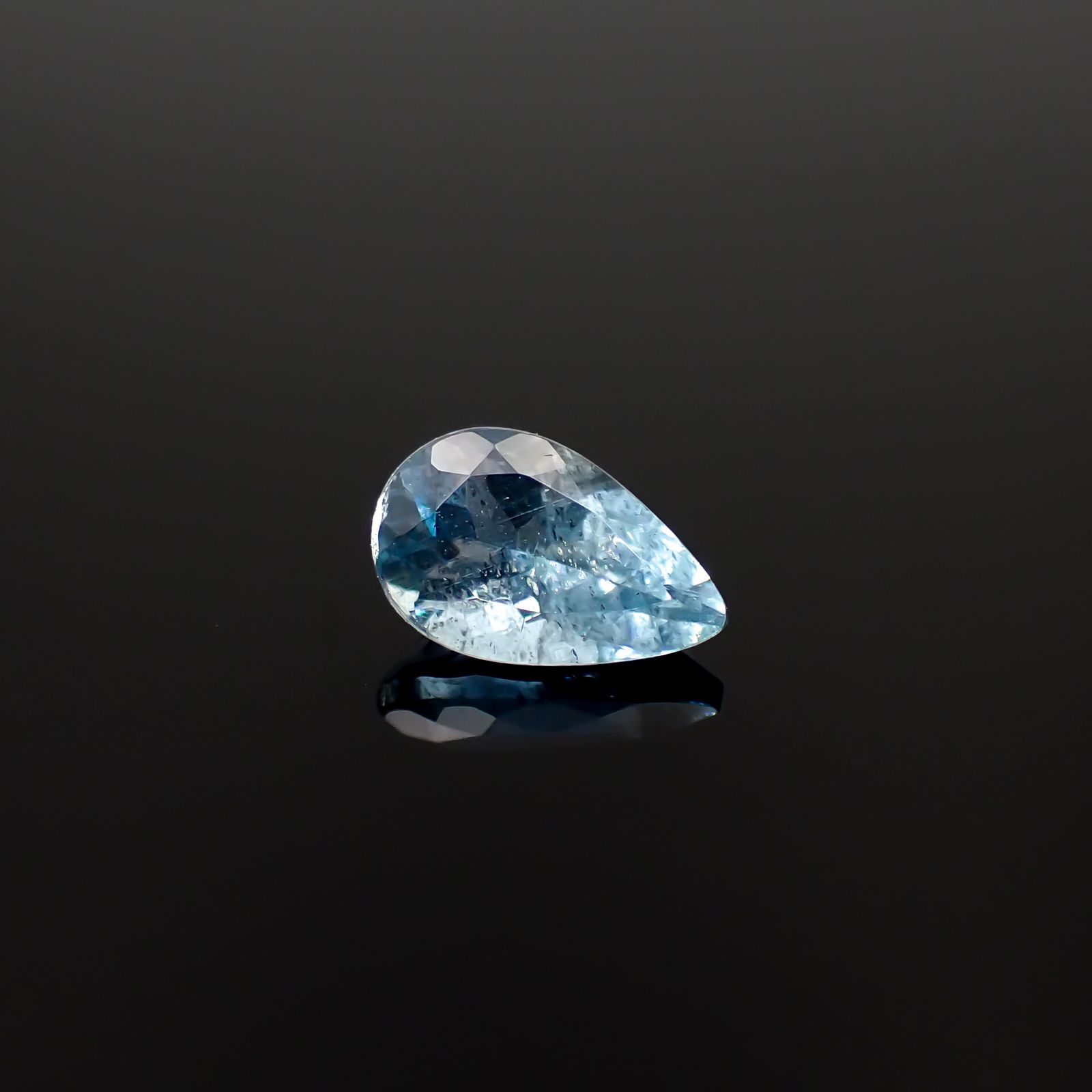 アクアマリン サンタマリアカラー マダガスカル産 0.74ct[240326969]7.8x5mm前後
