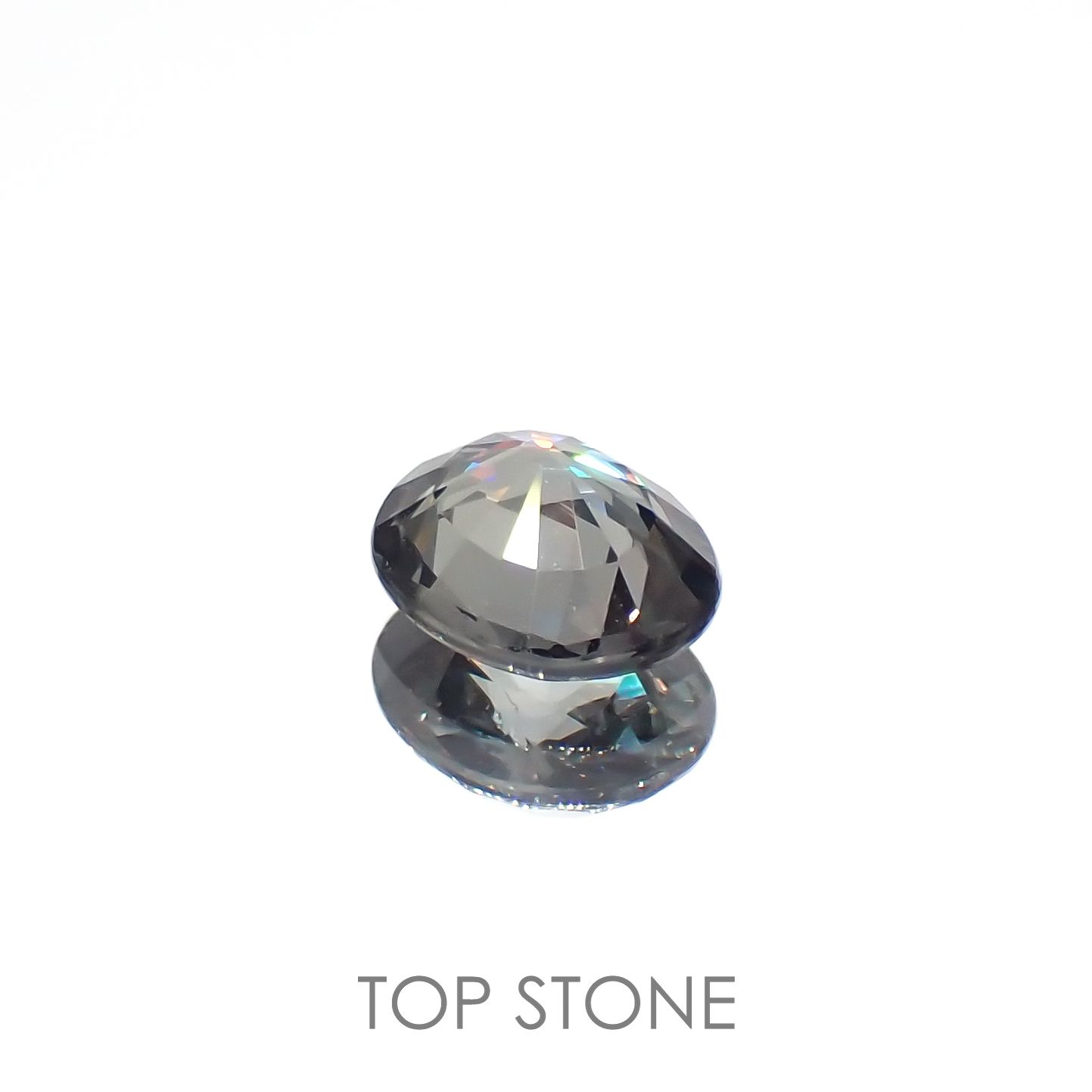 カラーチェンジガーネット アレキタイプ(宝石名ガーネット)マダガスカル・ベキリー産 0.52ct 識別済[220716953]5.4x4.5mm前後