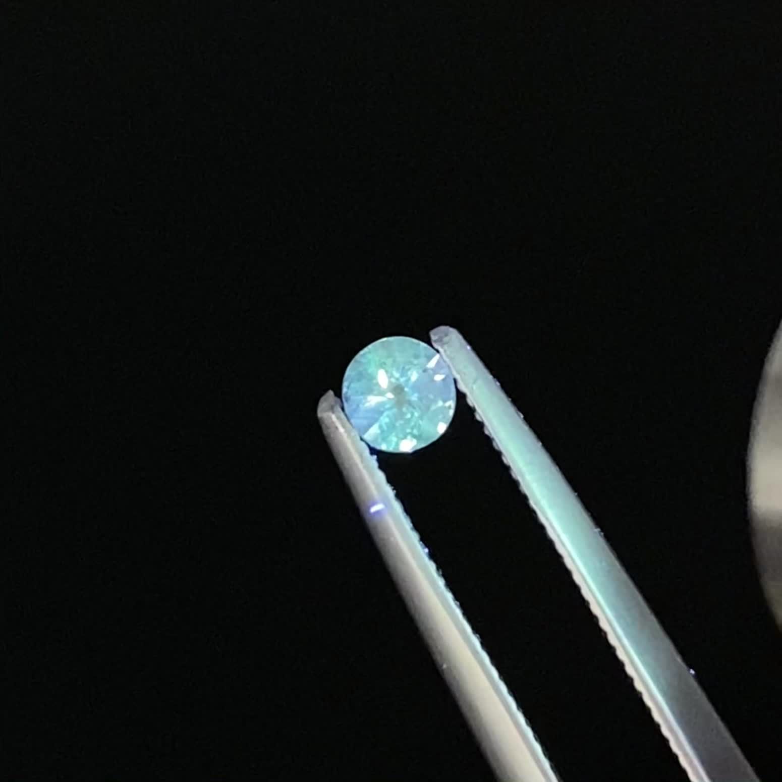 ブルーグリーンコーネルピン(宝石名ブルー グリーン・コーネルピン