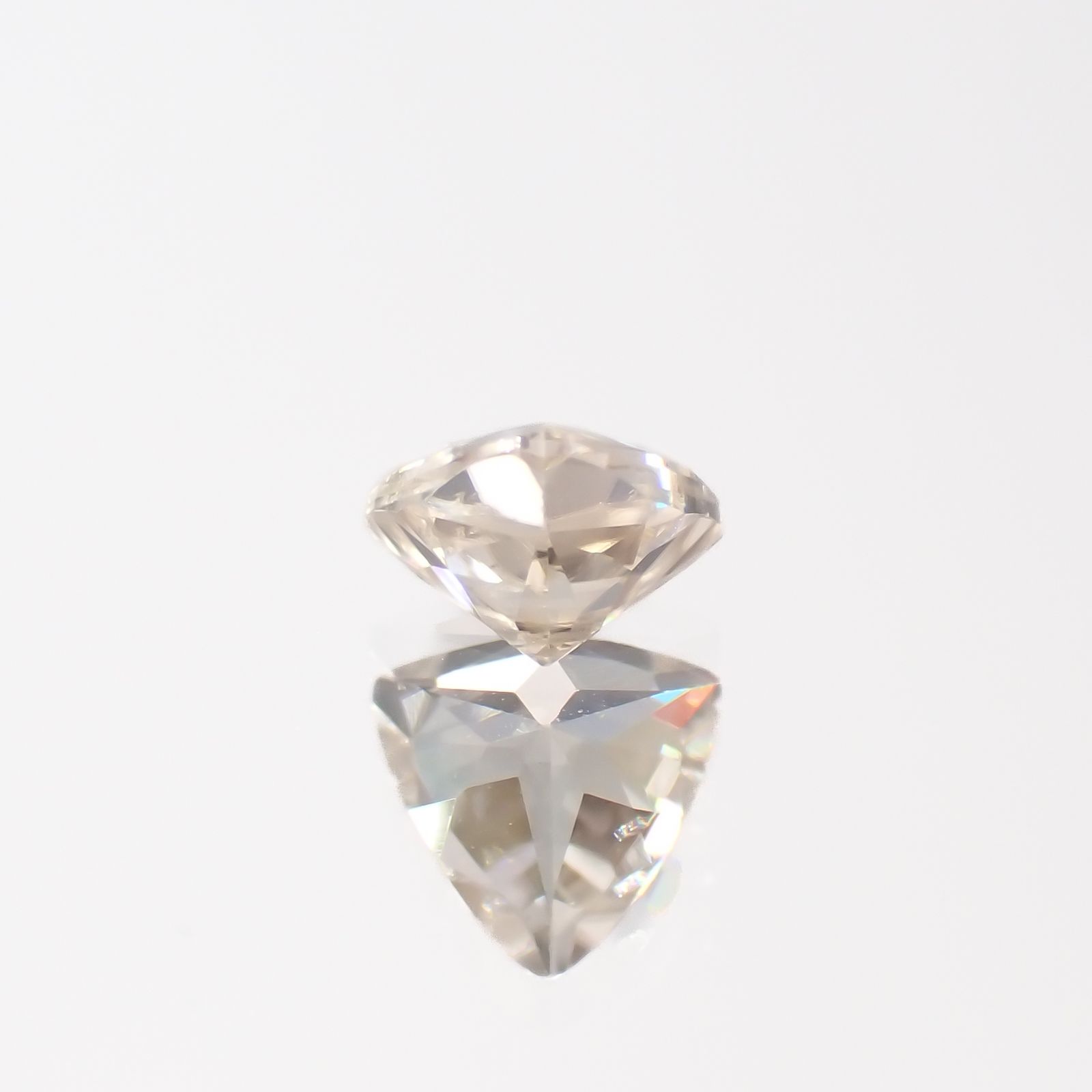 シャンパンカラージルコン スリランカ/カンボジア産 0.61ct[230421646]4.8x5mm前後