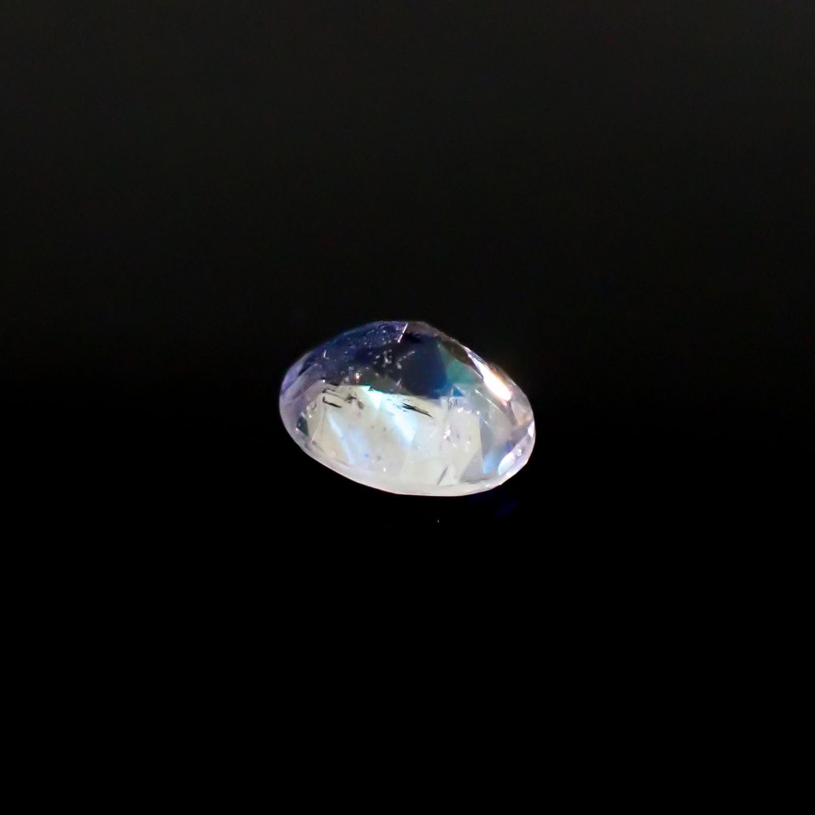 レインボームーンストーン(宝石名ラブラドライト)タンザニア産 0.47ct 識別済[241029202]6x4.7mm前後
