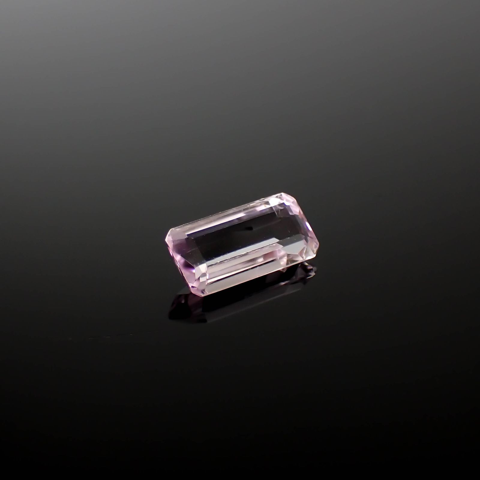 クンツァイト アフガニスタン産 2.72ct[231225137]11.9x6mm前後