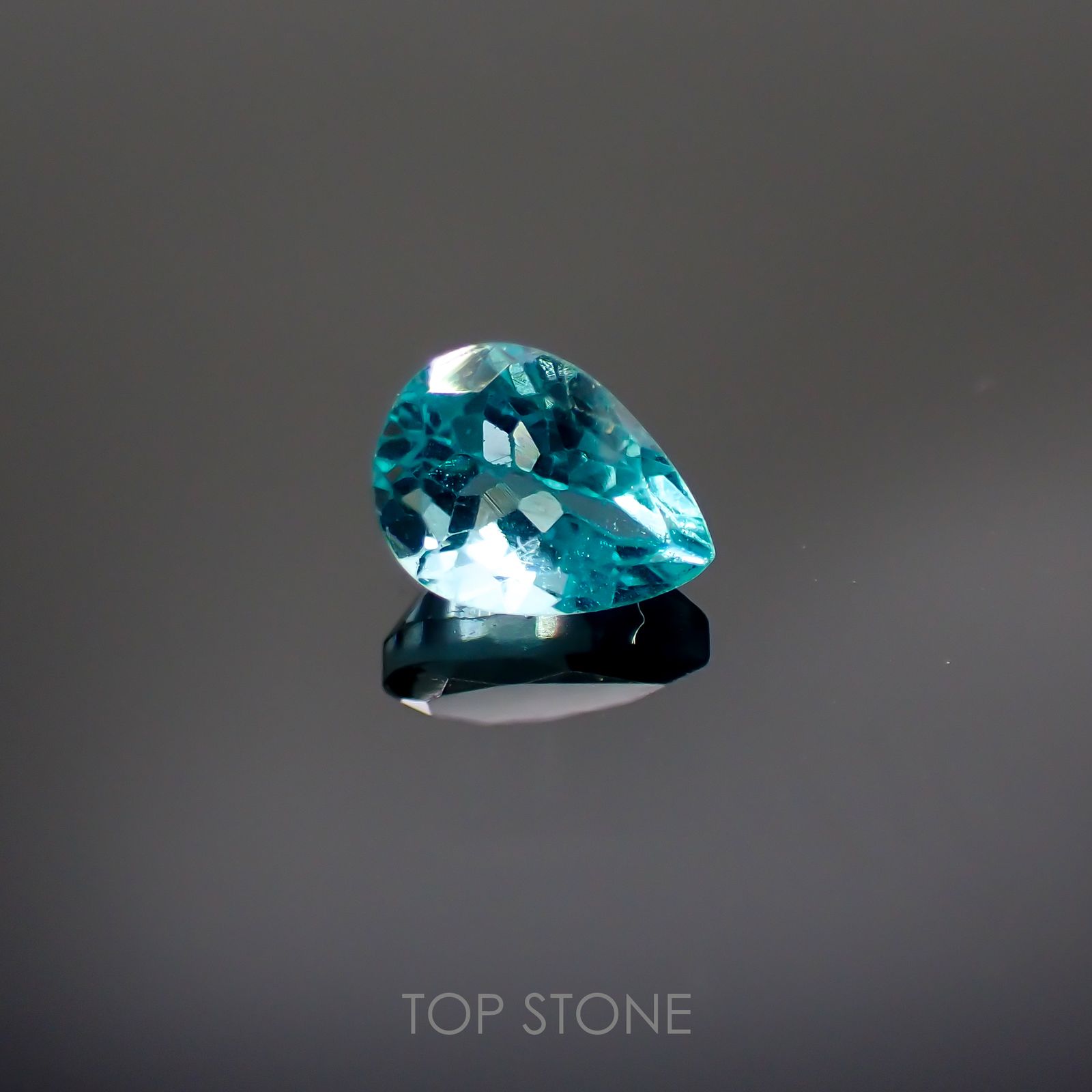 アパタイト(宝石名アパタイト) マダガスカル産 0.88ct 識別済[211013525]6.6×5mm前後