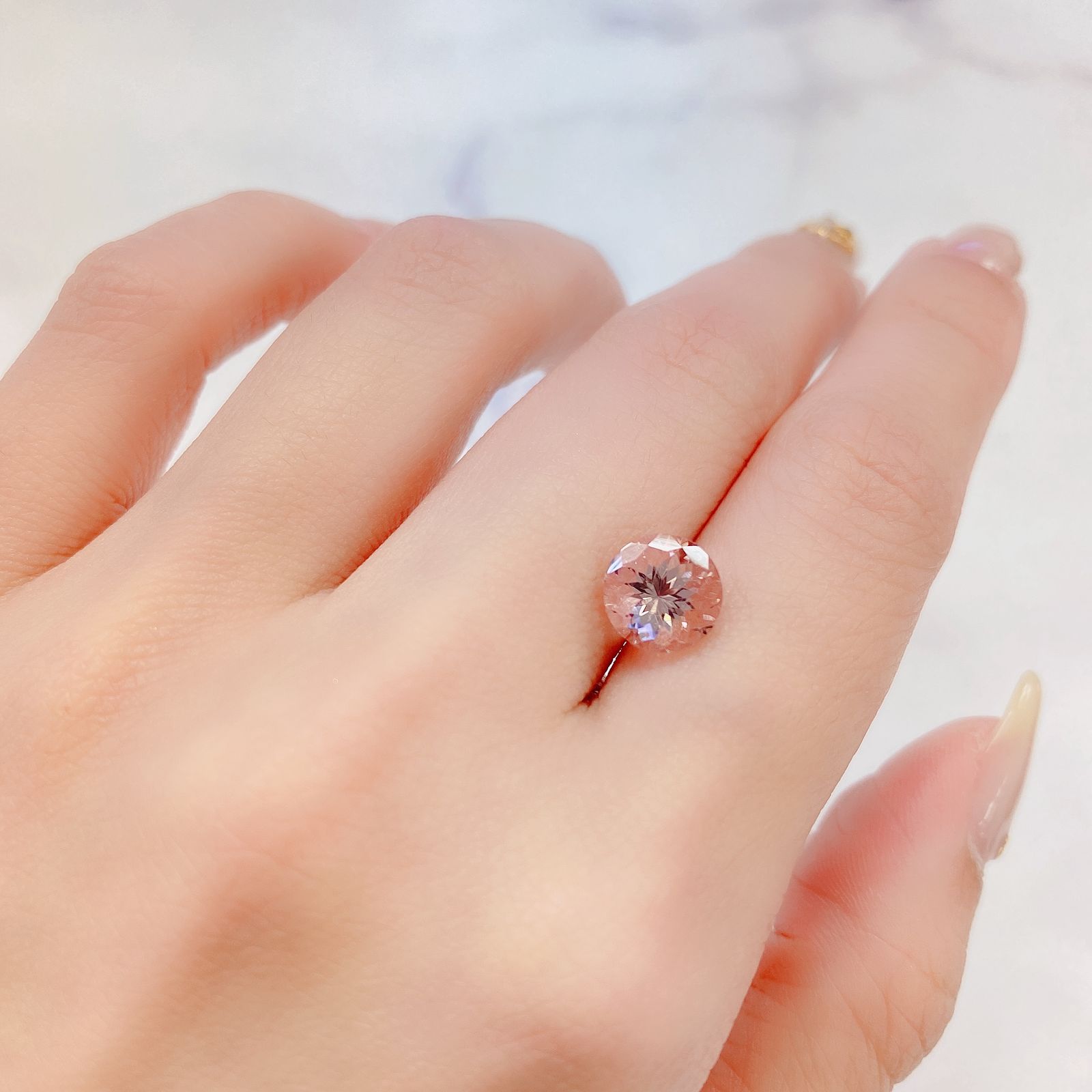 モルガナイト(宝石名モルガナイト) ナイジェリア産 2.055ct ソ付(日独)[210510838]8.2×8.1mm前後