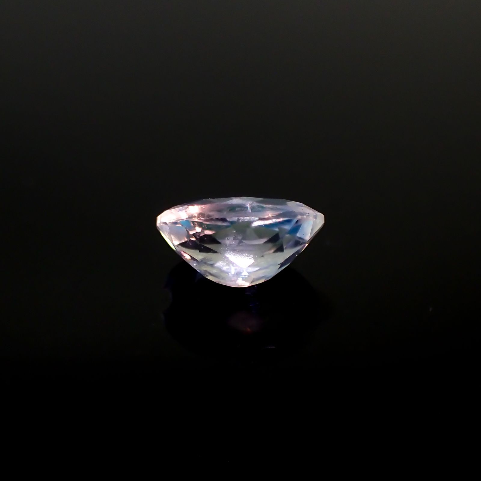 レインボームーンストーン インド・タミルナードゥ産 0.82ct[231224466]7.3x5mm前後