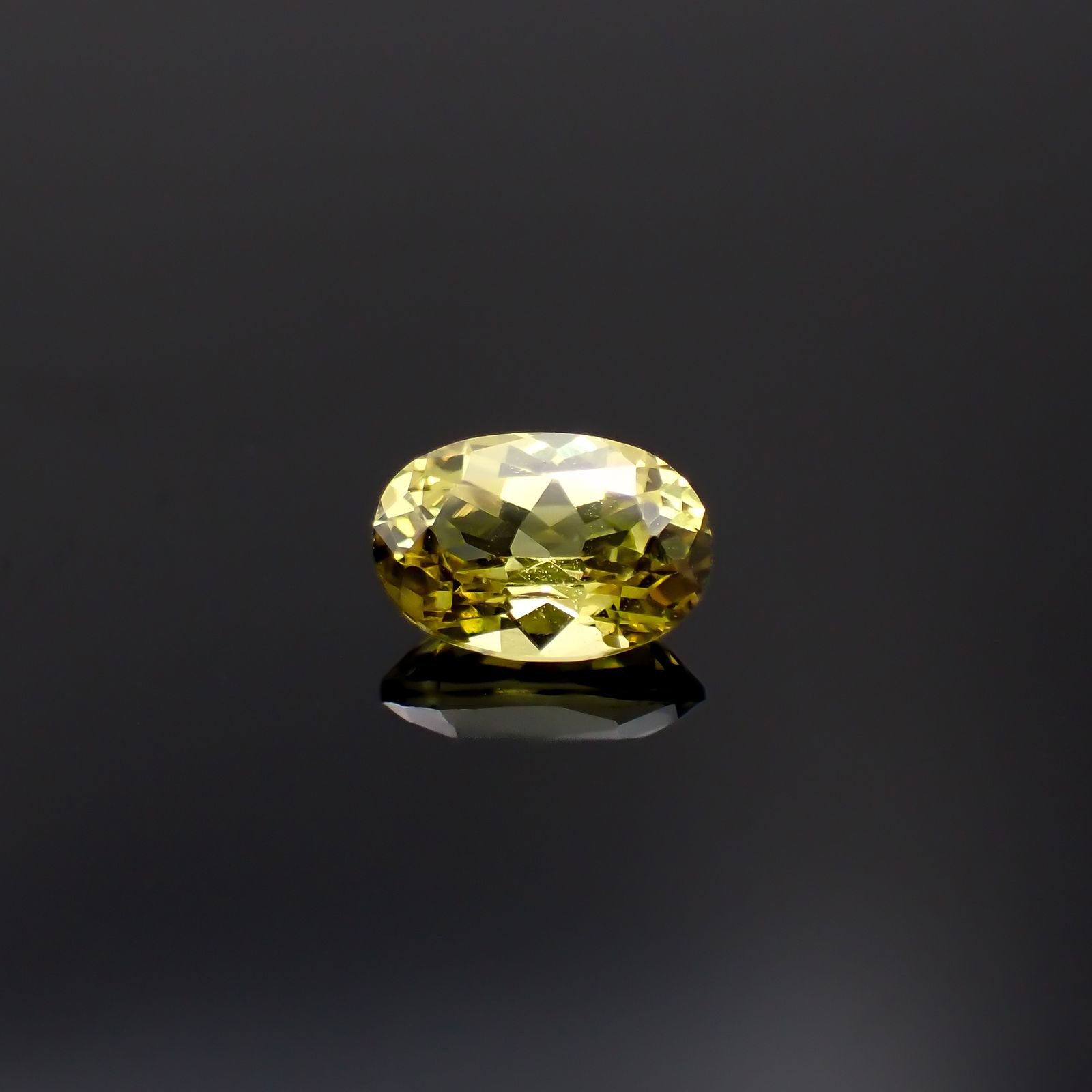 マリガーネット(宝石名グロッシュラー アンドラダイト・ガーネット)マリ共和国産 0.68ct 識別済[231224573]6.4x4.4mm前後
