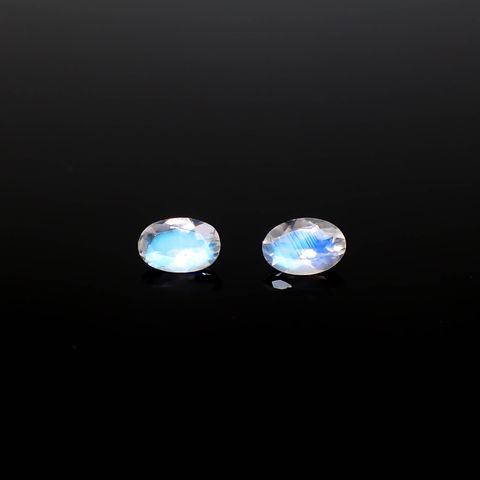 ◇ペアセット◇レインボームーンストーン インド・ビハール産 0.72ct(2pcs合計) 識別済[250430311]5.9x4mm前後