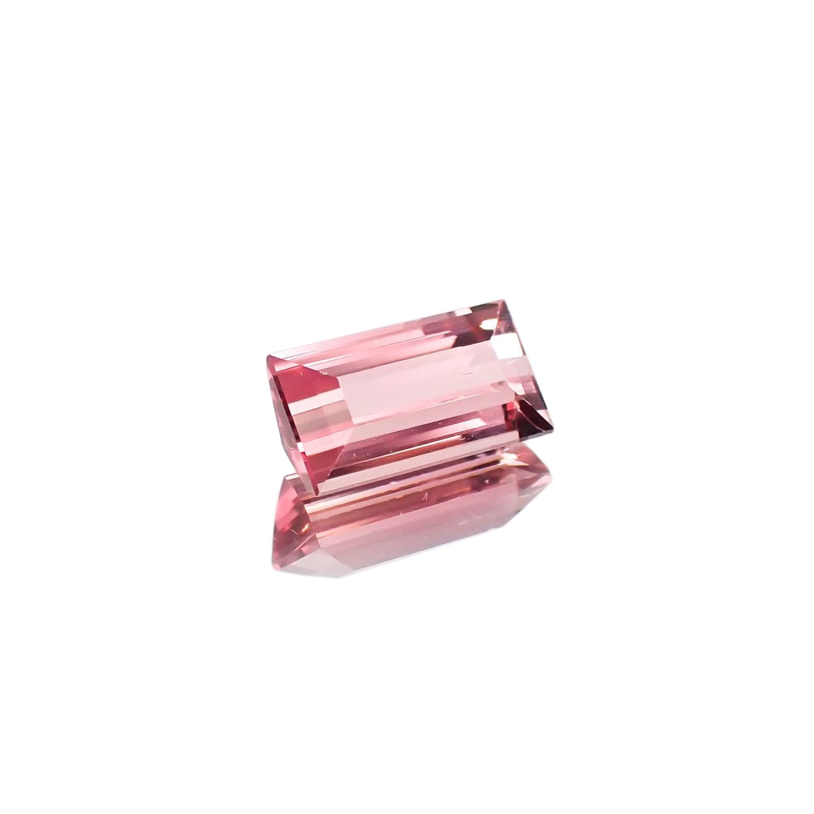 ピンクトルマリン(宝石名ピンク・トルマリン) ルワンダ産 1.178ct ソ付(彩珠)[250711593]8.1×4.5mm前後