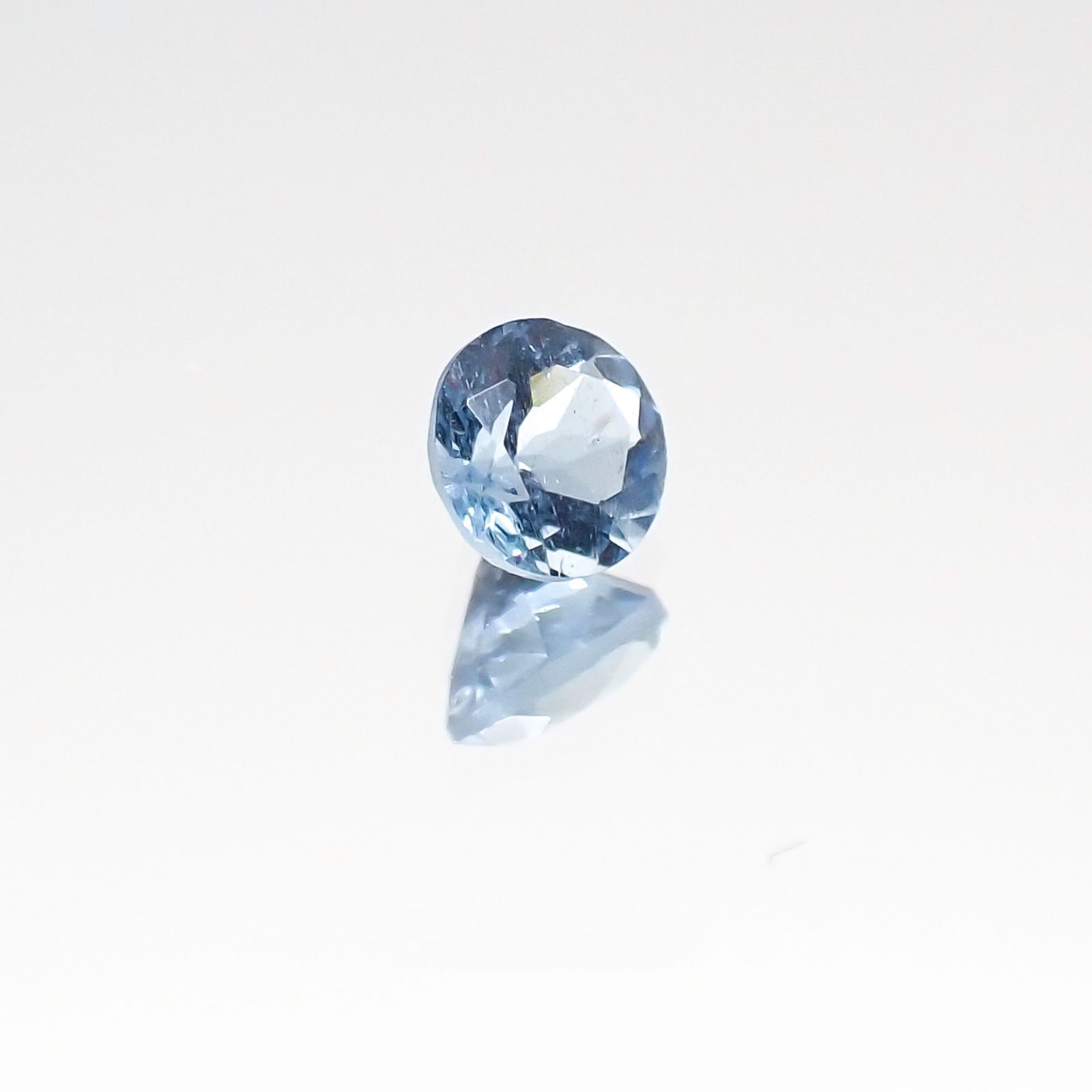 アクアマリン サンタマリアカラー(宝石名アクアマリン)モザンビーク産 0.15ct 識別済[230622264]3.4x3.4mm前後