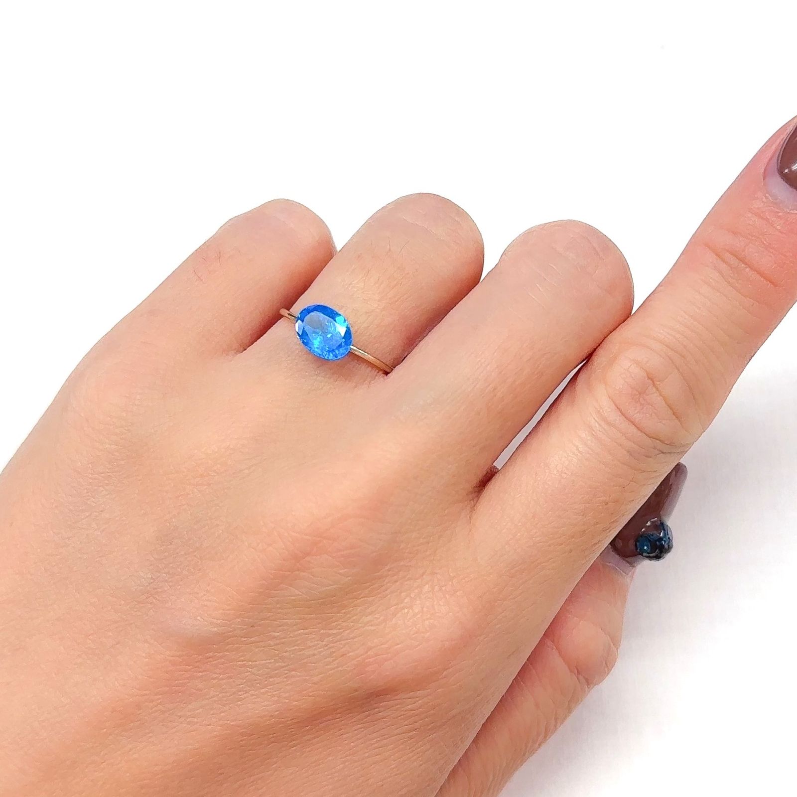 ネオンブルーアパタイト マダガスカル産 1.05ct[240628107]7.9x5.9mm前後