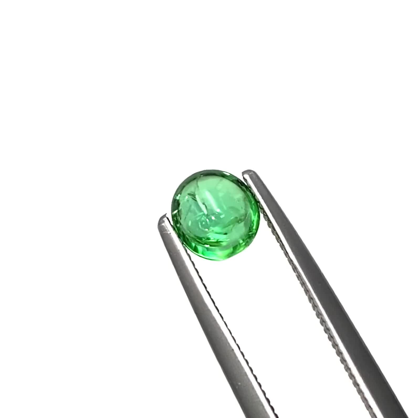クロムトルマリン タンザニア産 0.66ct / 5.4x5mm前後 [240527774