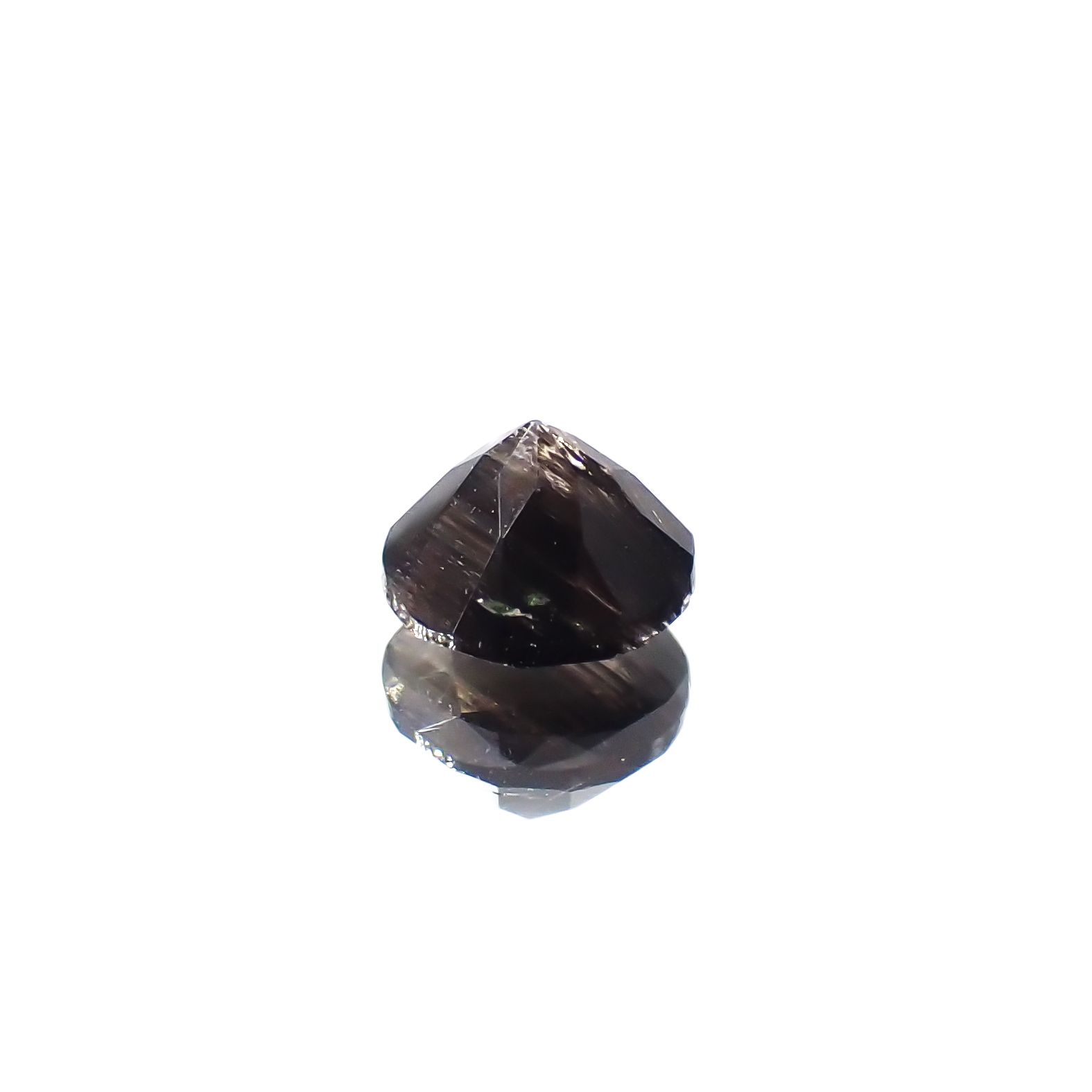 レインボースキャポライト ブラジル産 0.42ct [240326857]4.9x4.9mm前後