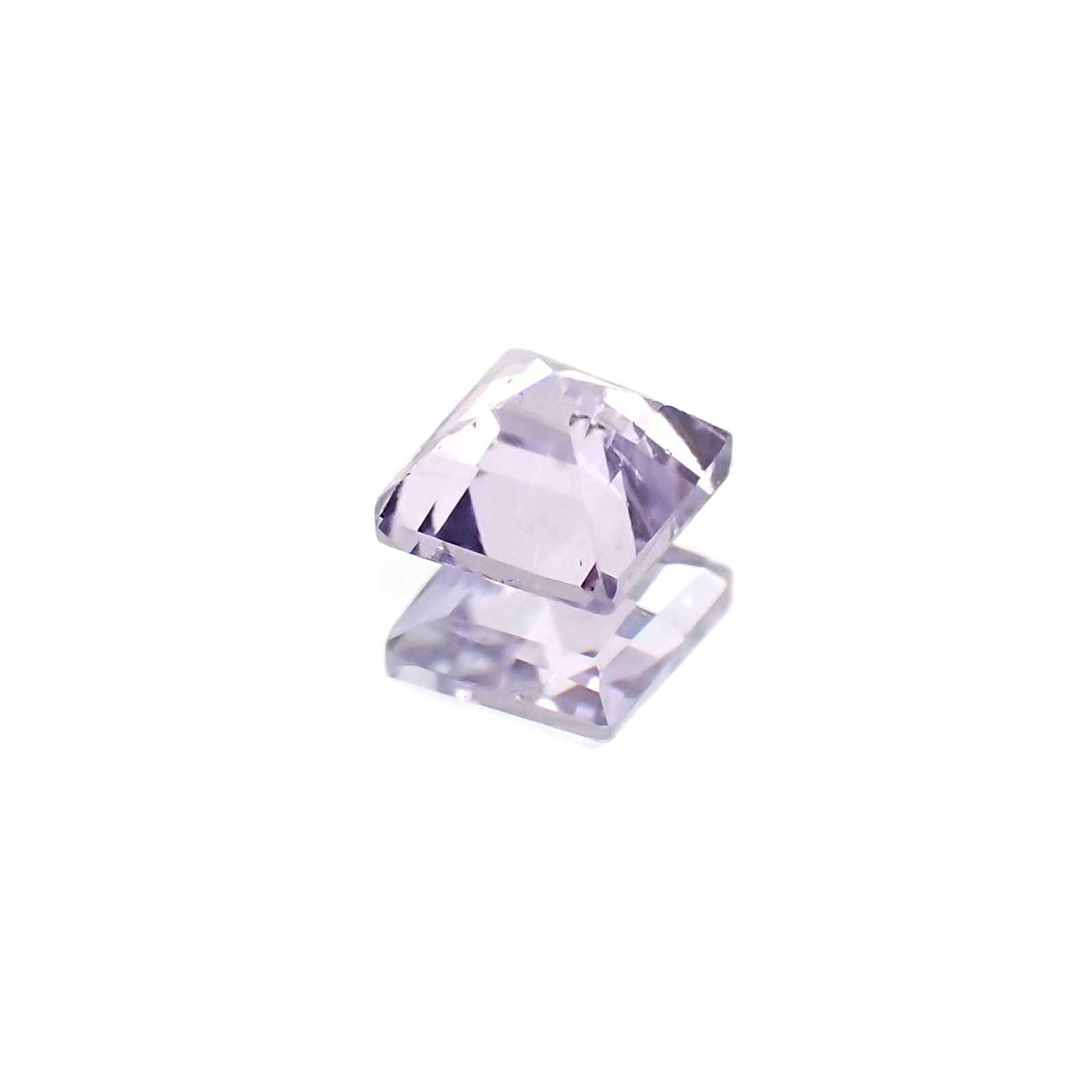 ラベンダーゾイサイト(宝石名ゾイサイト)タンザニア産 識別済 0.18ct / 3.2x3mm前後 [230622415]