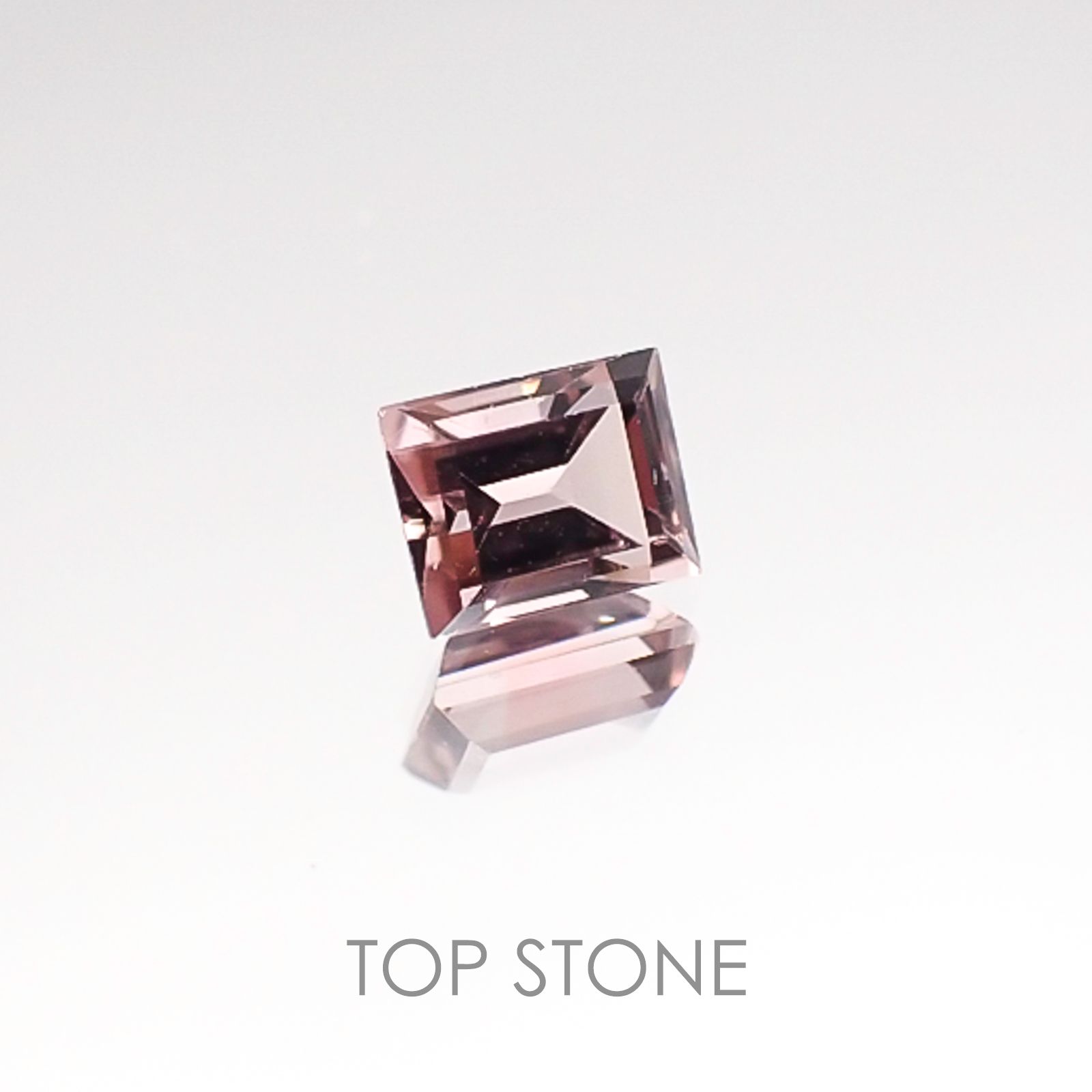 ピンクトルマリン(宝石名ピンク・トルマリン) ブラジル産 0.54ct 識別済[20106470]5.1×4mm前後