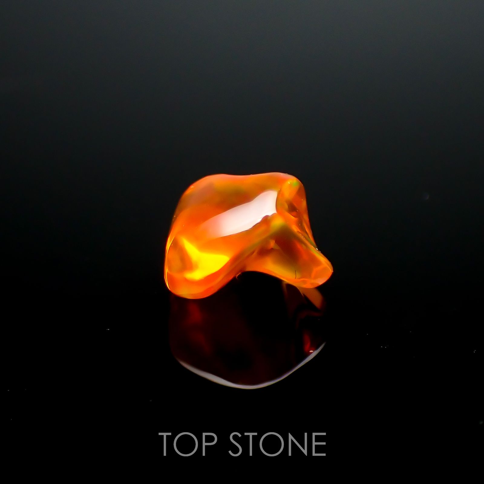 ファイヤーオパール 原石 メキシコ産 0.72ct[220616369]6.1x5.9mm前後