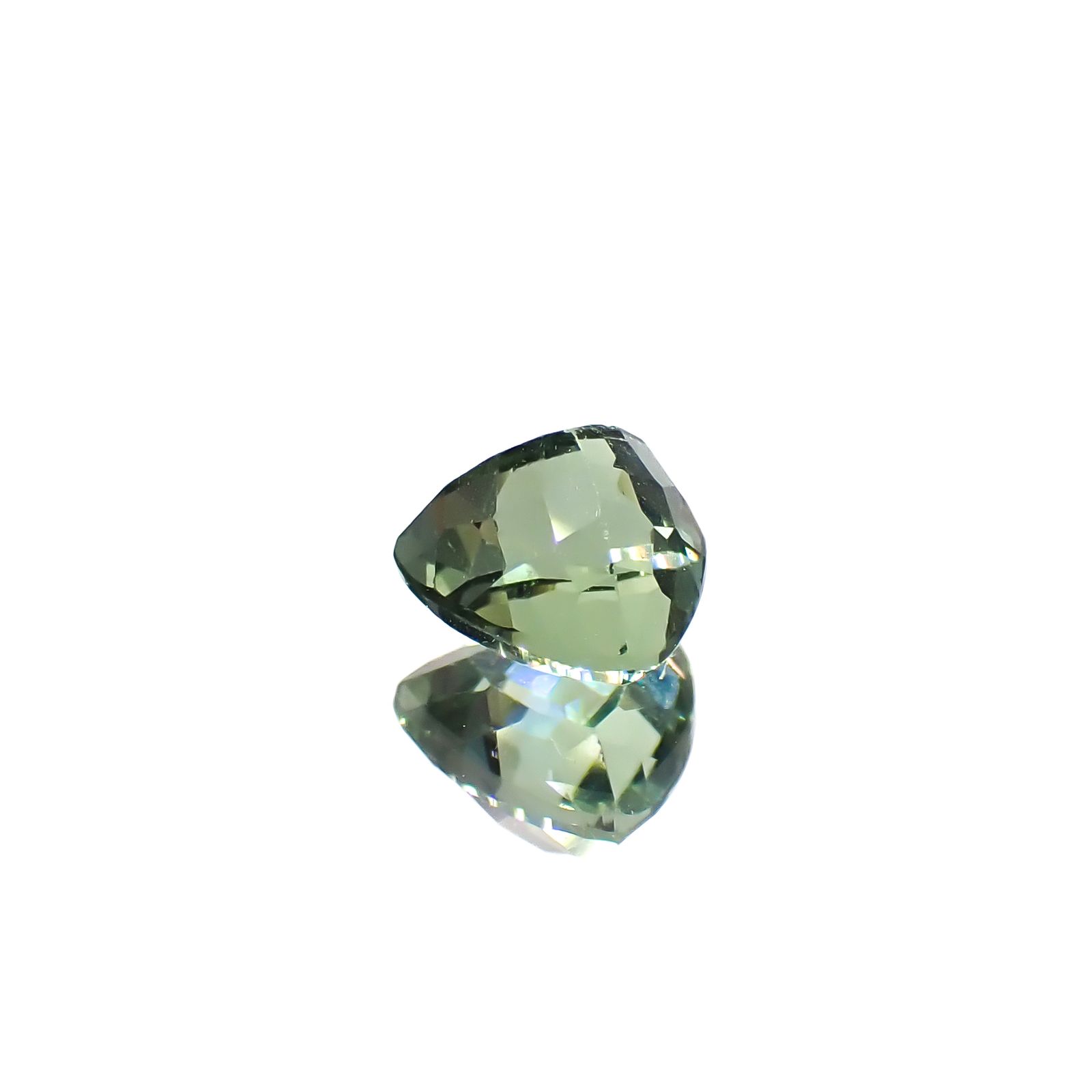 グリーンアパタイト マダガスカル産 0.75ct [241129482]5.4x5.5mm前後