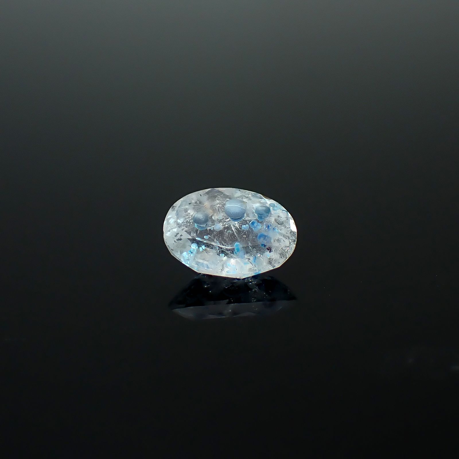 パライバクォーツ ブラジル産 1.64ct / 9.4x7.1mm前後 [260632498]
