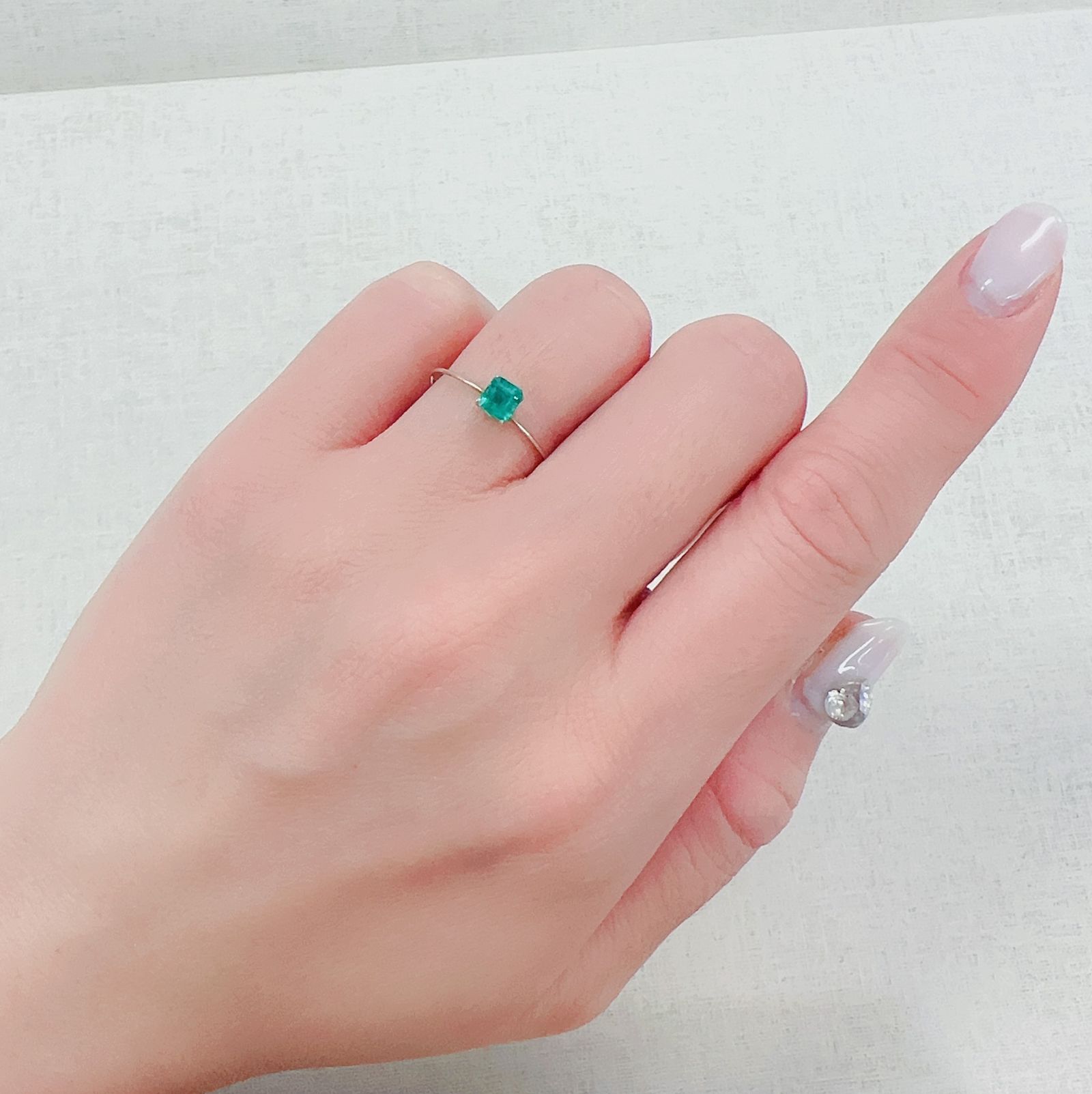 エメラルド コロンビア産 0.34ct[230421710]4.1x3.9mm前後