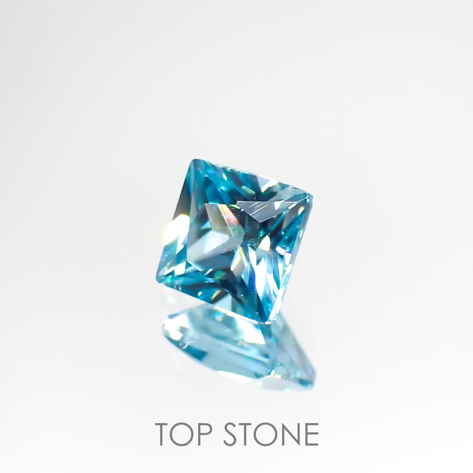 ◇プリンセスカット◇ブルージルコン(宝石名ジルコン) カンボジア産 1.13ct 識別済[210913432]5.1×5.1mm前後