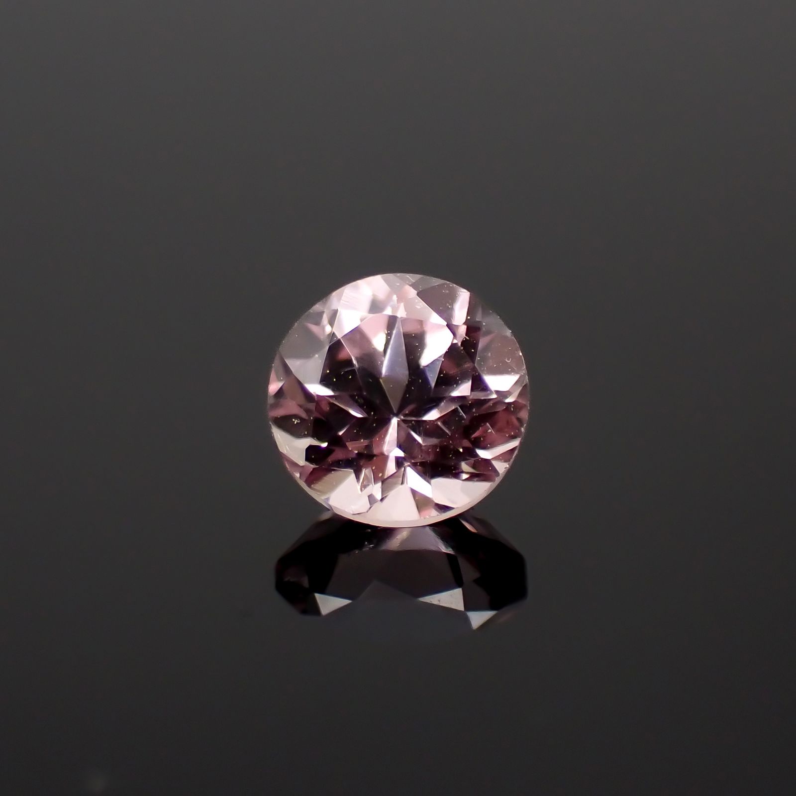 ドラゴンガーネット タンザニア産 0.65ct[230923315]5x5mm前後