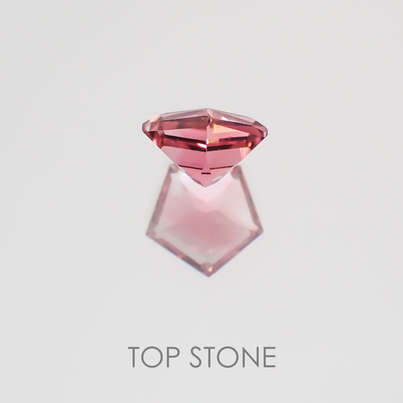 ◇ペンタゴンカット◇ピンクトルマリンSA(宝石名ピンク・トルマリン) ブラジル/アフリカ産 0.47ct 識別済[21019551]5.2×5.2mm前後